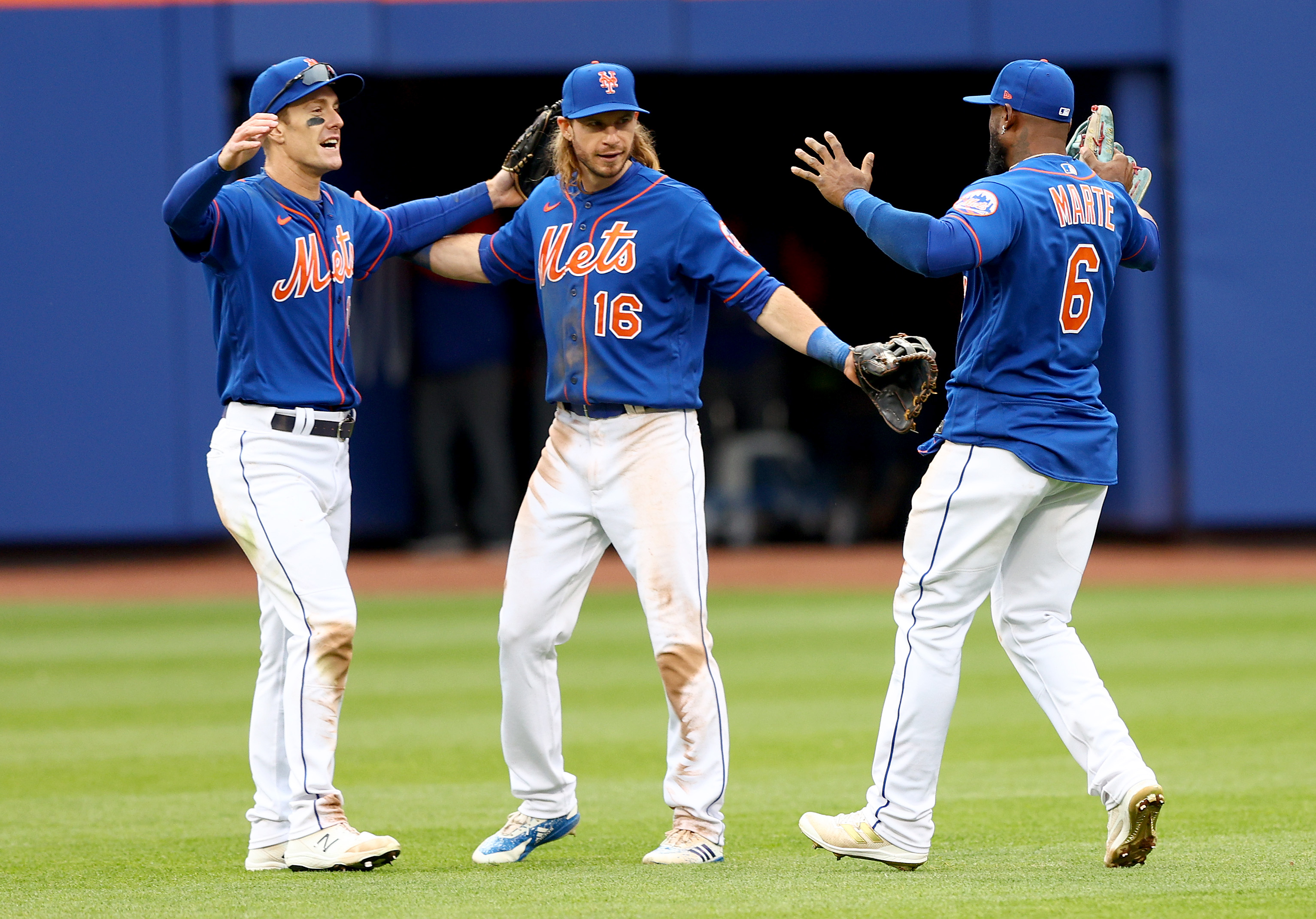 Former Mets Outfielder Retires Immediately, Takes MLB Coaching Job