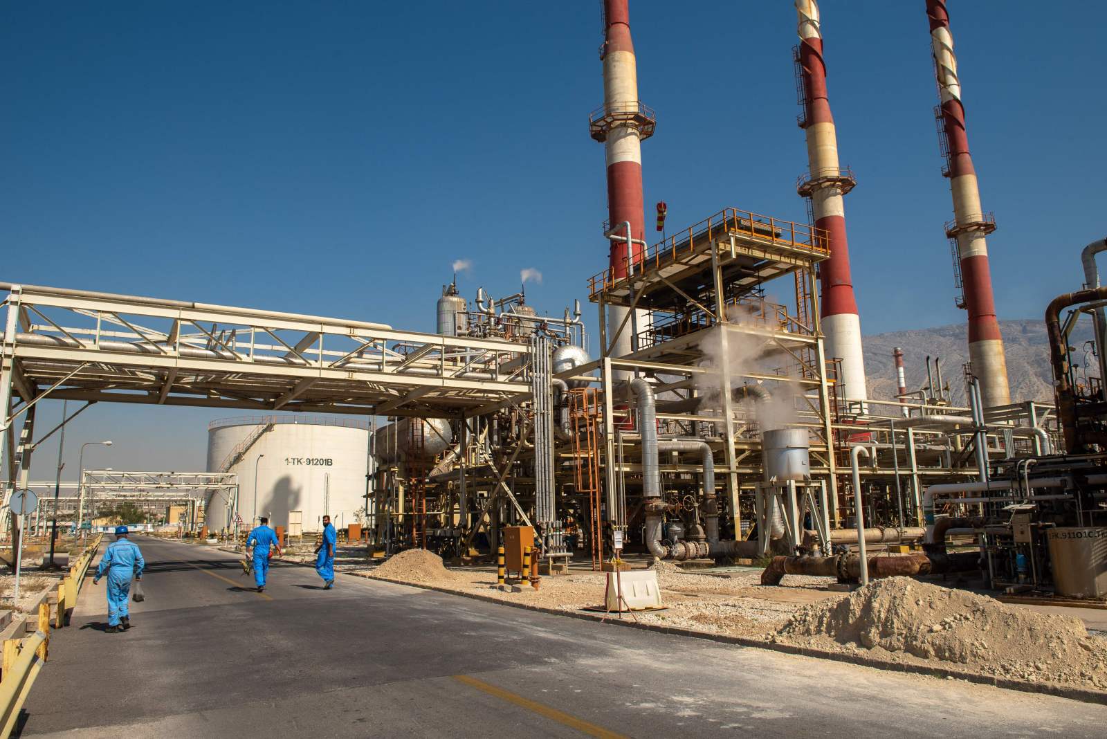 newsweek.com - Amir Daftari - US tightens noose around Iran's shadow economy