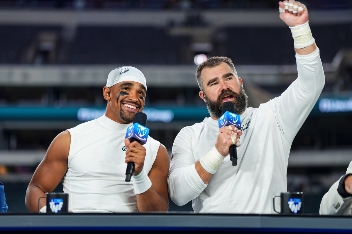 Jason Kelce Sends Clear Message on Eagles&rsquo; Jalen Hurts-AJ Brown Drama