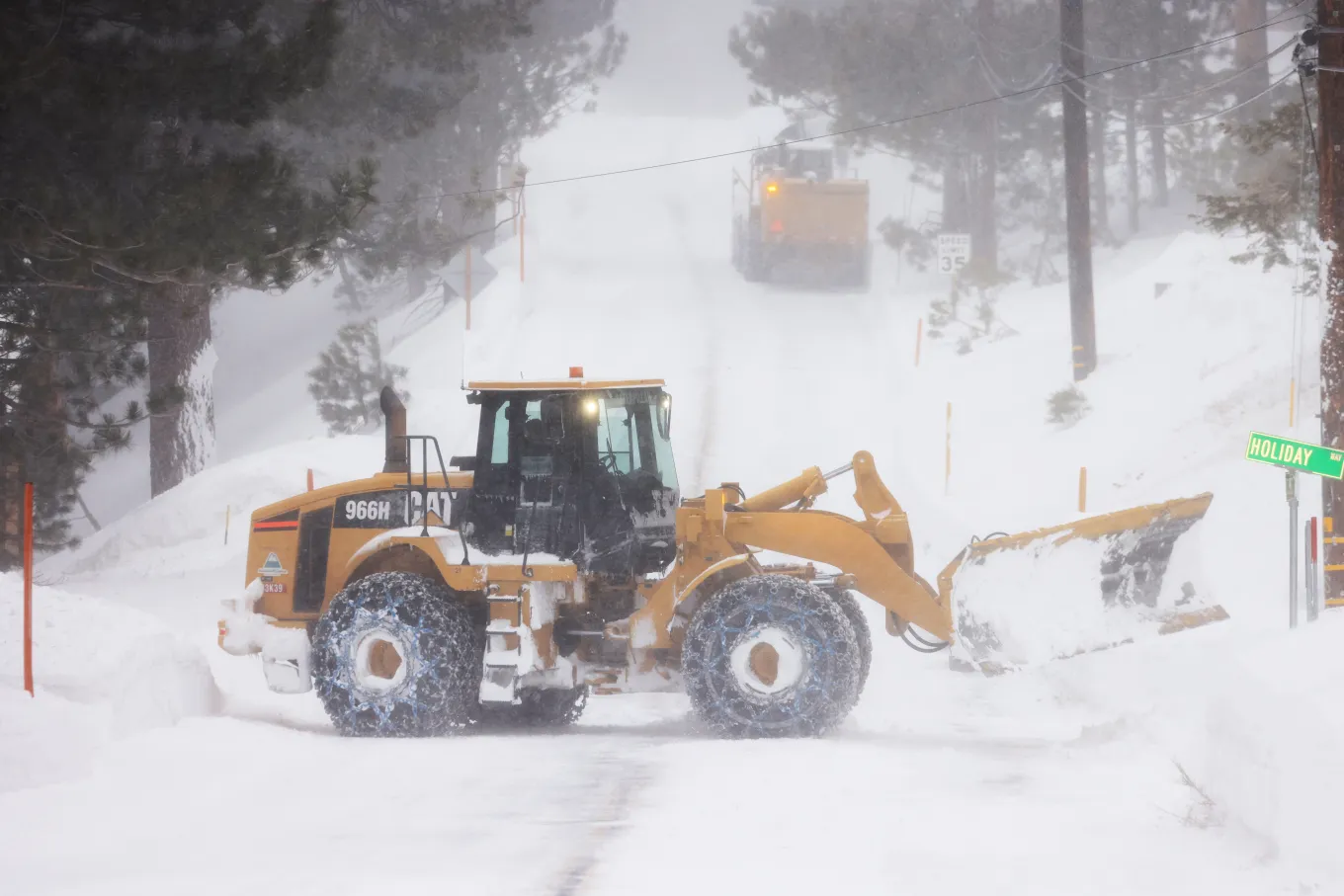 Winter Storm Warning As Two Feet of Snow To Hit - Newsweek