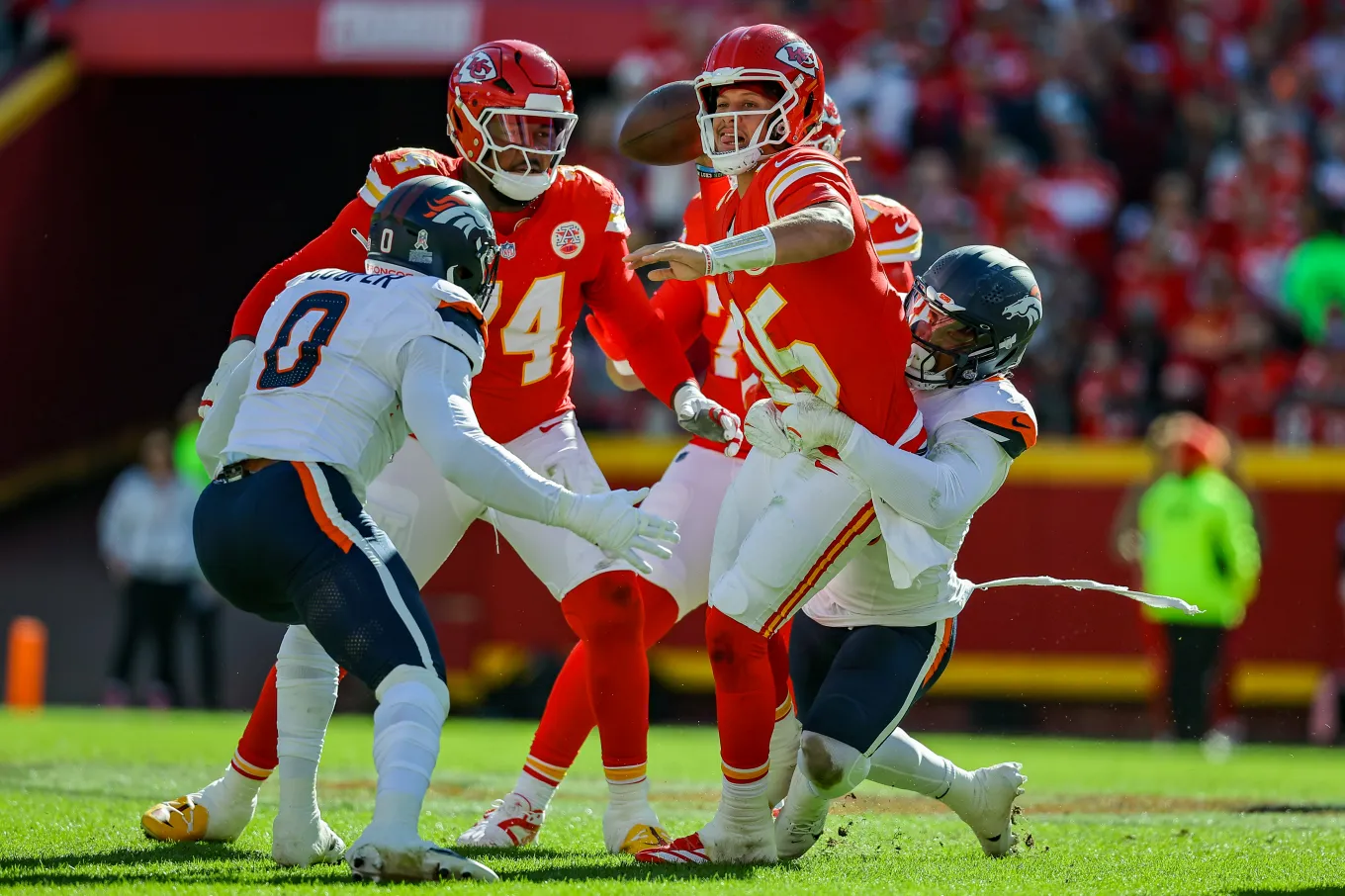 Broncos Star Sends Strong Message to Chiefs Before AFC West Clash ...