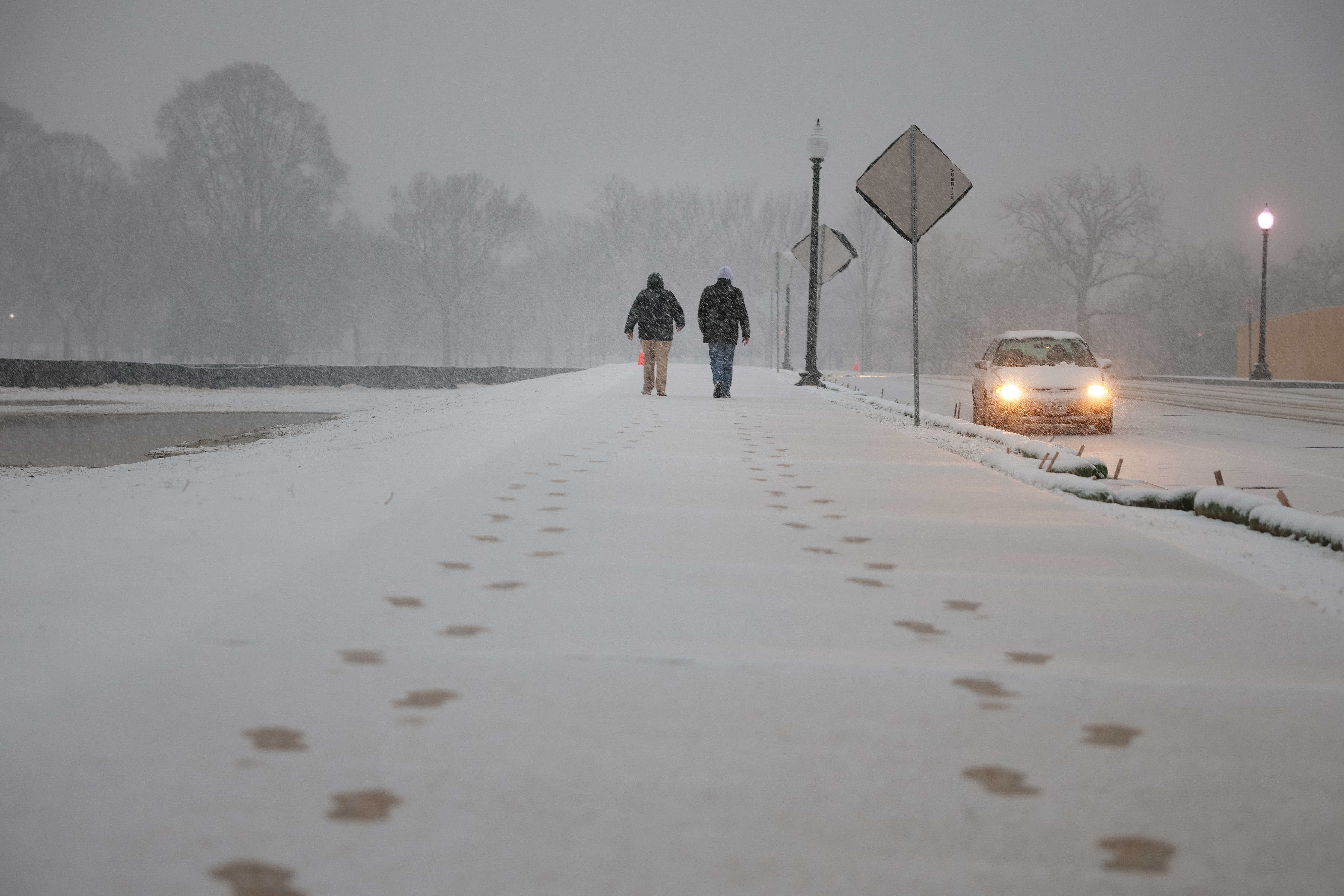 Winter Storm Warning As a Foot of Snow To Strike