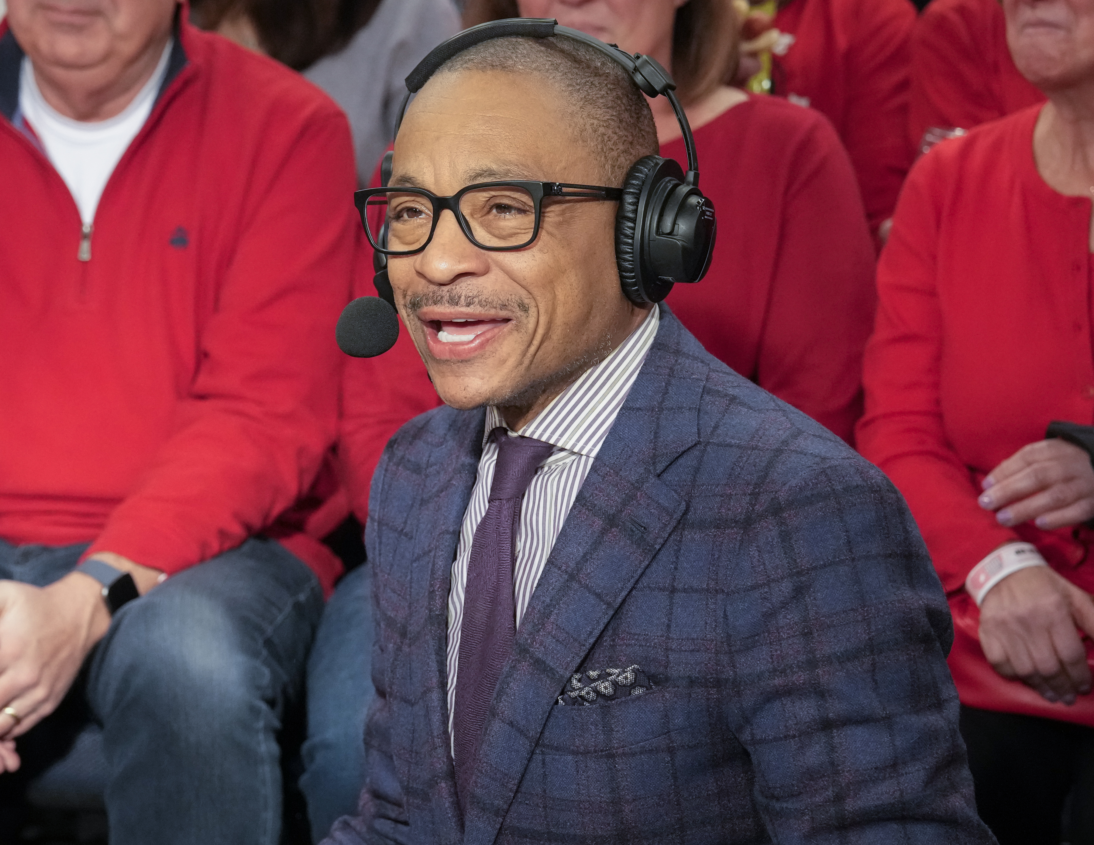 Gus Johnson Sparks Strong Reaction Amid Indiana-Penn State Broadcast