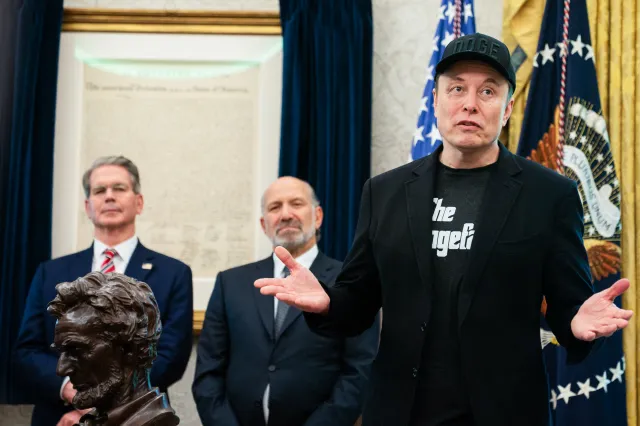 Major Tesla Investor Rejects Elon Musk’s Monster $1 Trillion Pay Package