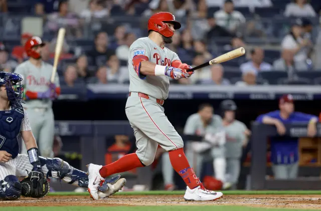 Philadelphia Phillies pitcher Kyle Schwarber