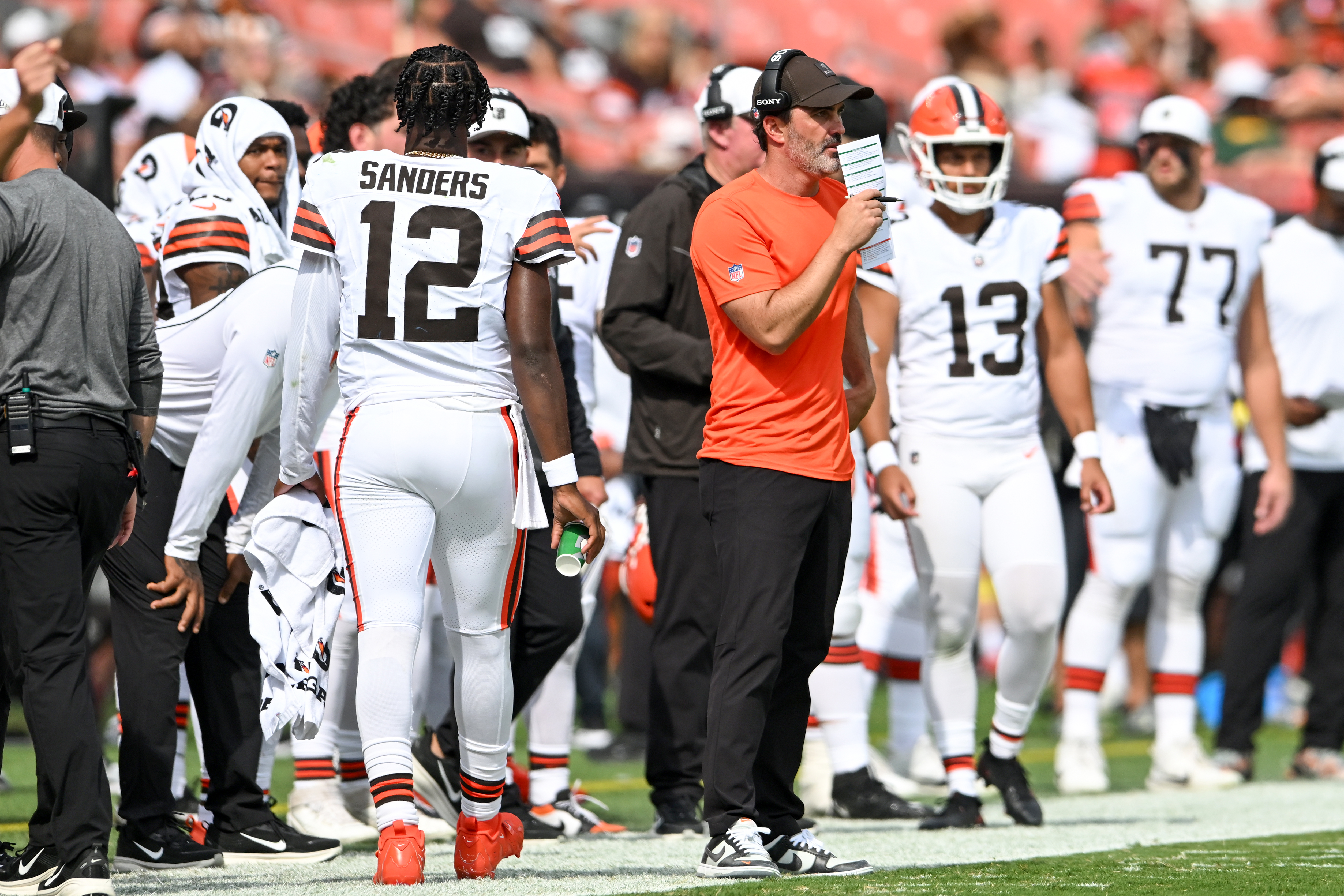 Browns' Kevin Stefanski Defends Controversial Shedeur Sanders Decision - Newsweek