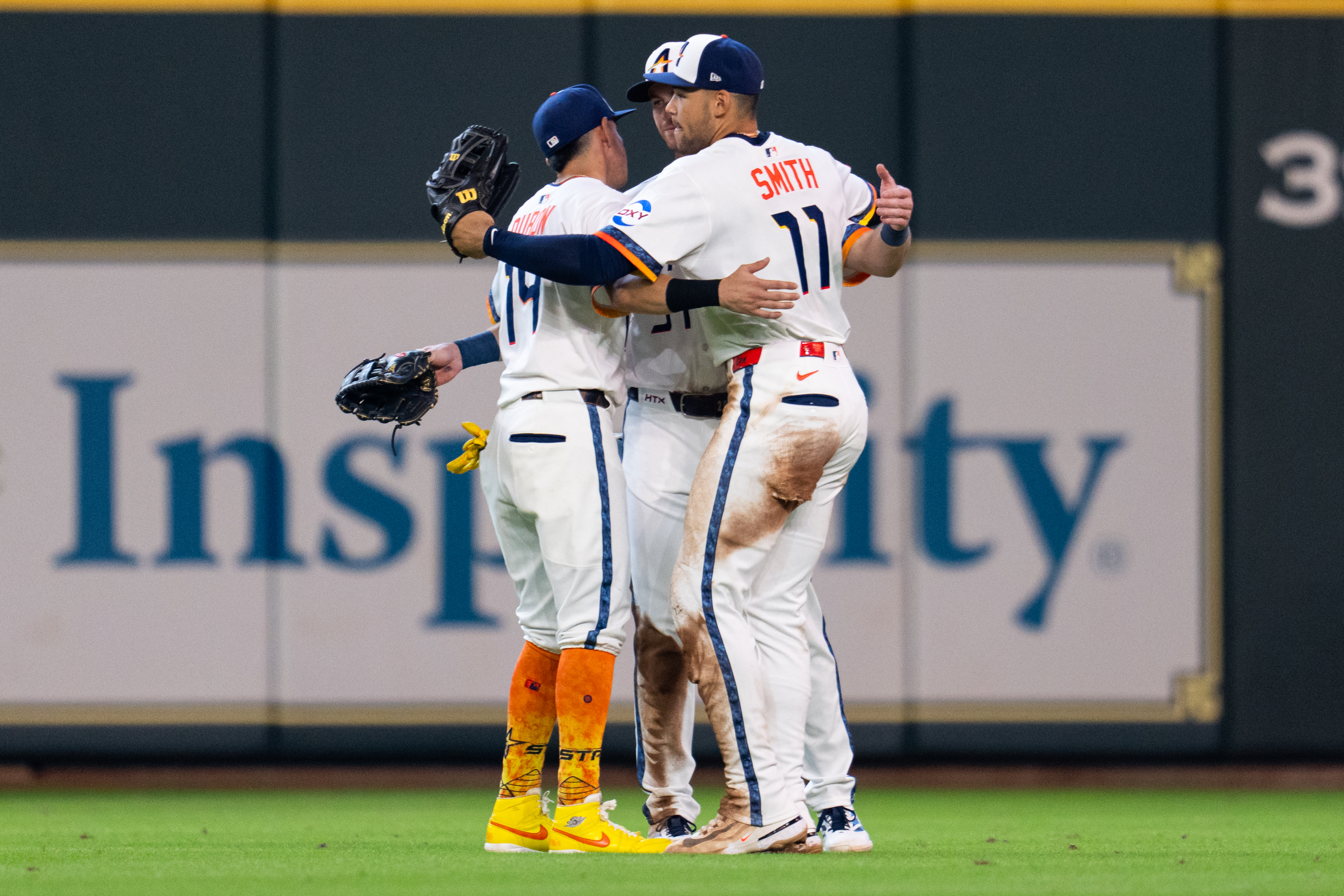 Braves Make Trade, Acquire 2-Time Gold Glove Award Winner