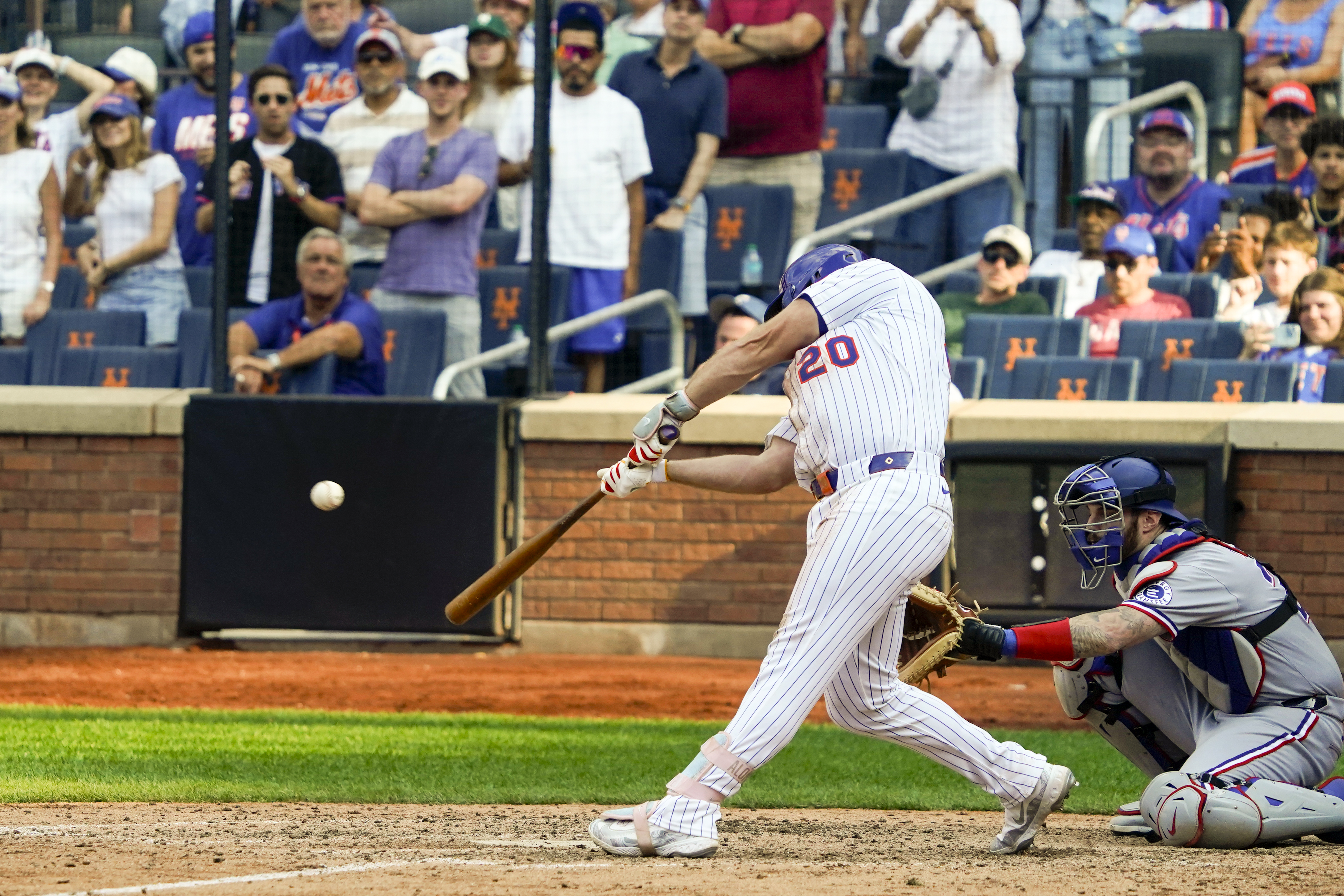 Pete Alonso Predicted To Betray Mets For Massive Deal With AL Contender