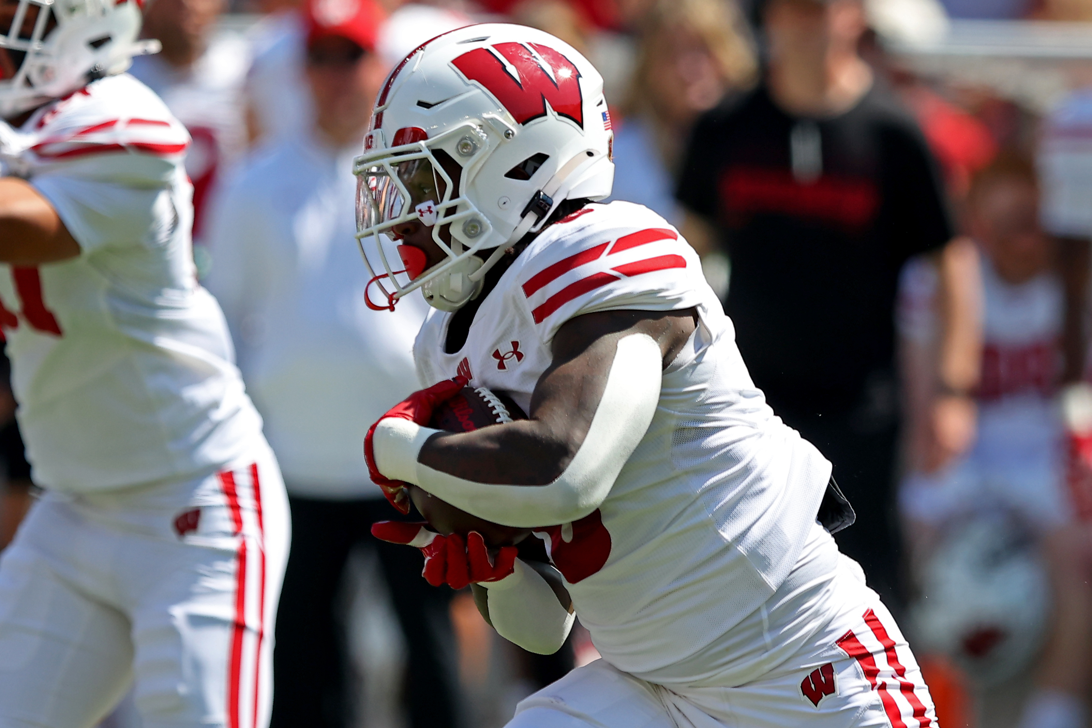 How to Watch Wisconsin vs Minnesota: Live Stream NCAA College Football, TV Channel