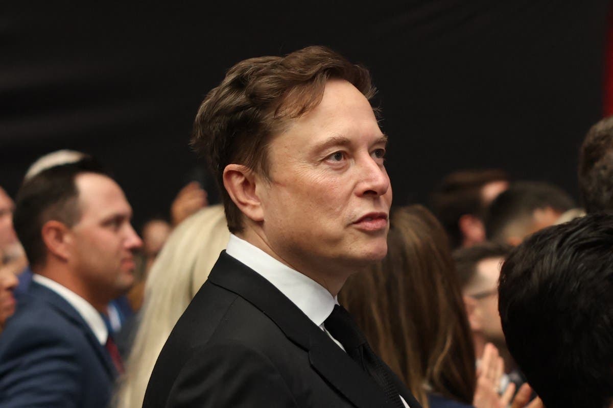 Elon Musk Eyes a New Economic Era: Could Robots Eliminate Poverty?