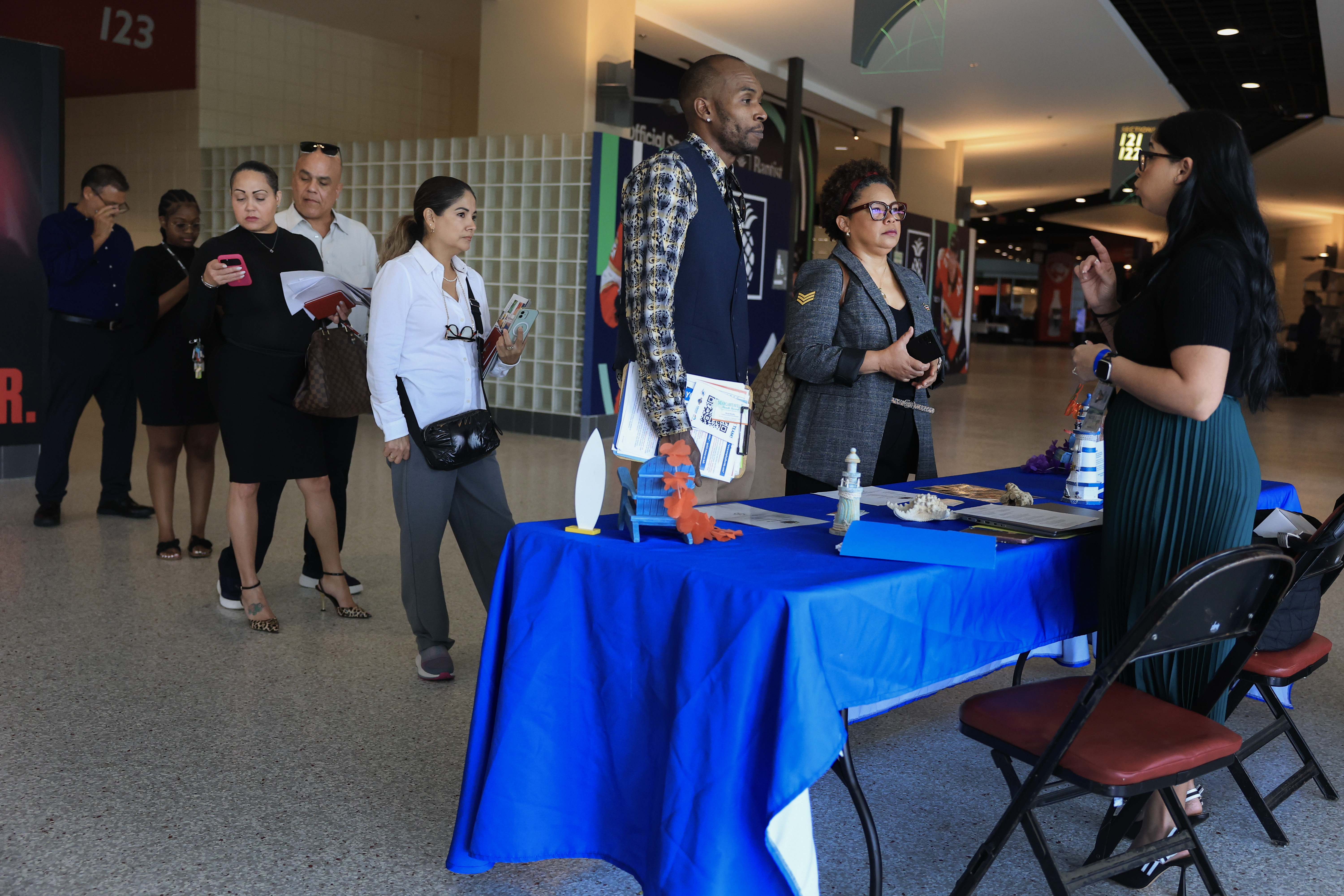 Mass Layoff Warnings Climb to Highest Level in Nearly a Decade