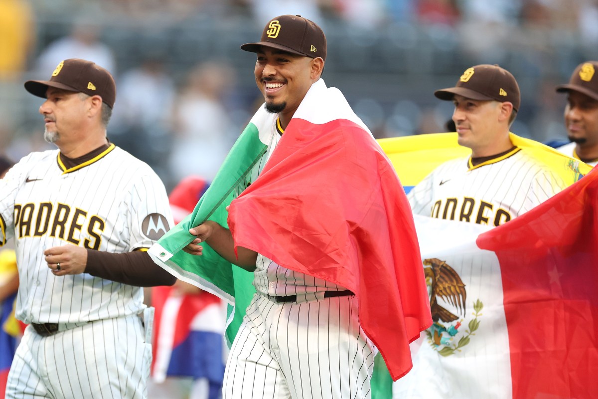 Yankees 1-for-1 Trade Idea Swaps Prized Prospect for Padres Reliever