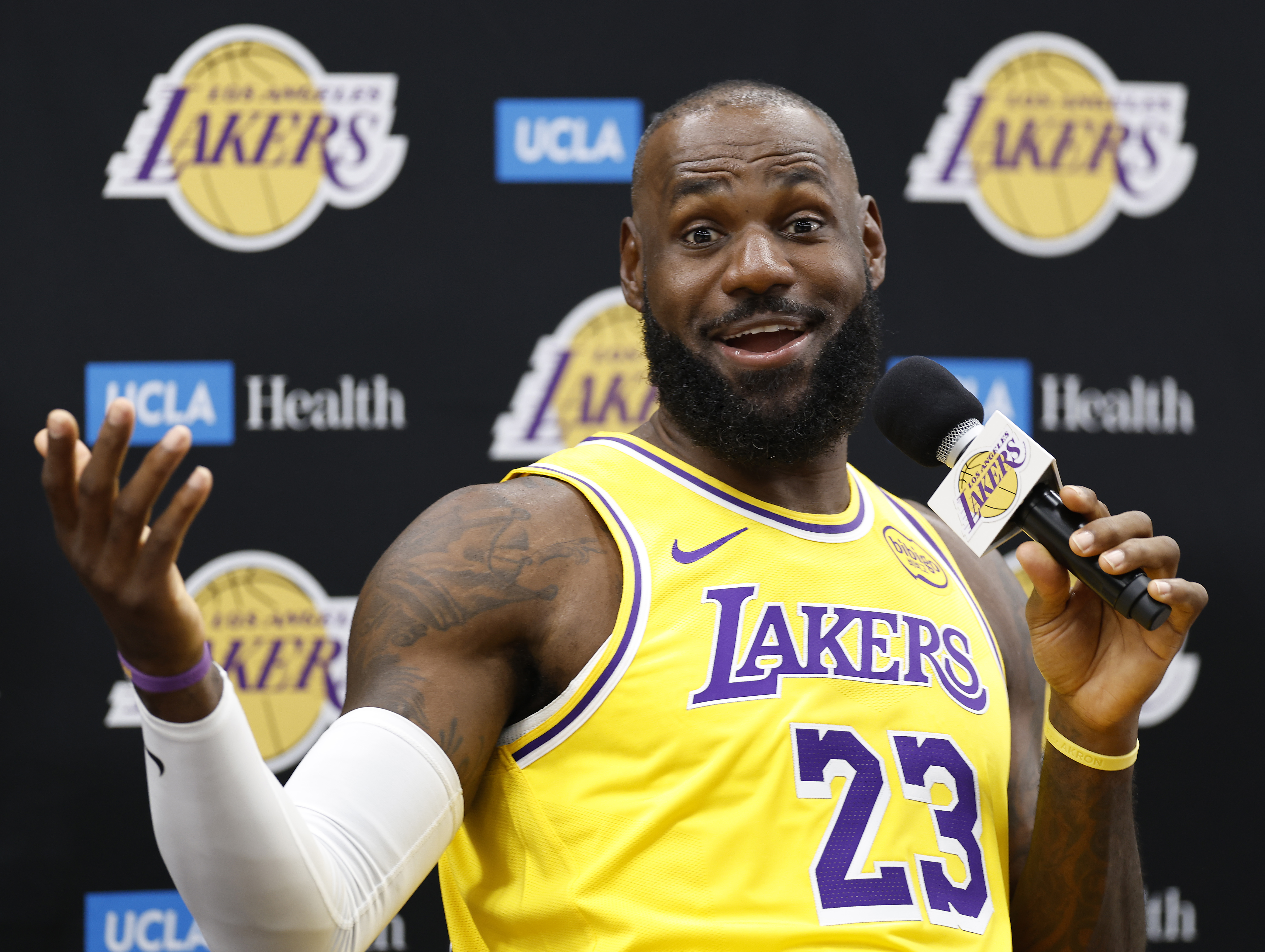 LeBron James Could Make Season Debut on One of Three Dates: Report