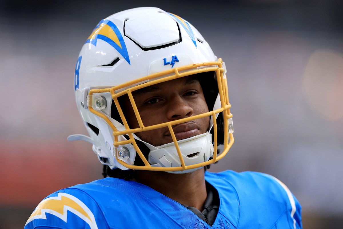 Chargers Get Troubling Injury Update on Rookie RB Omarion Hampton