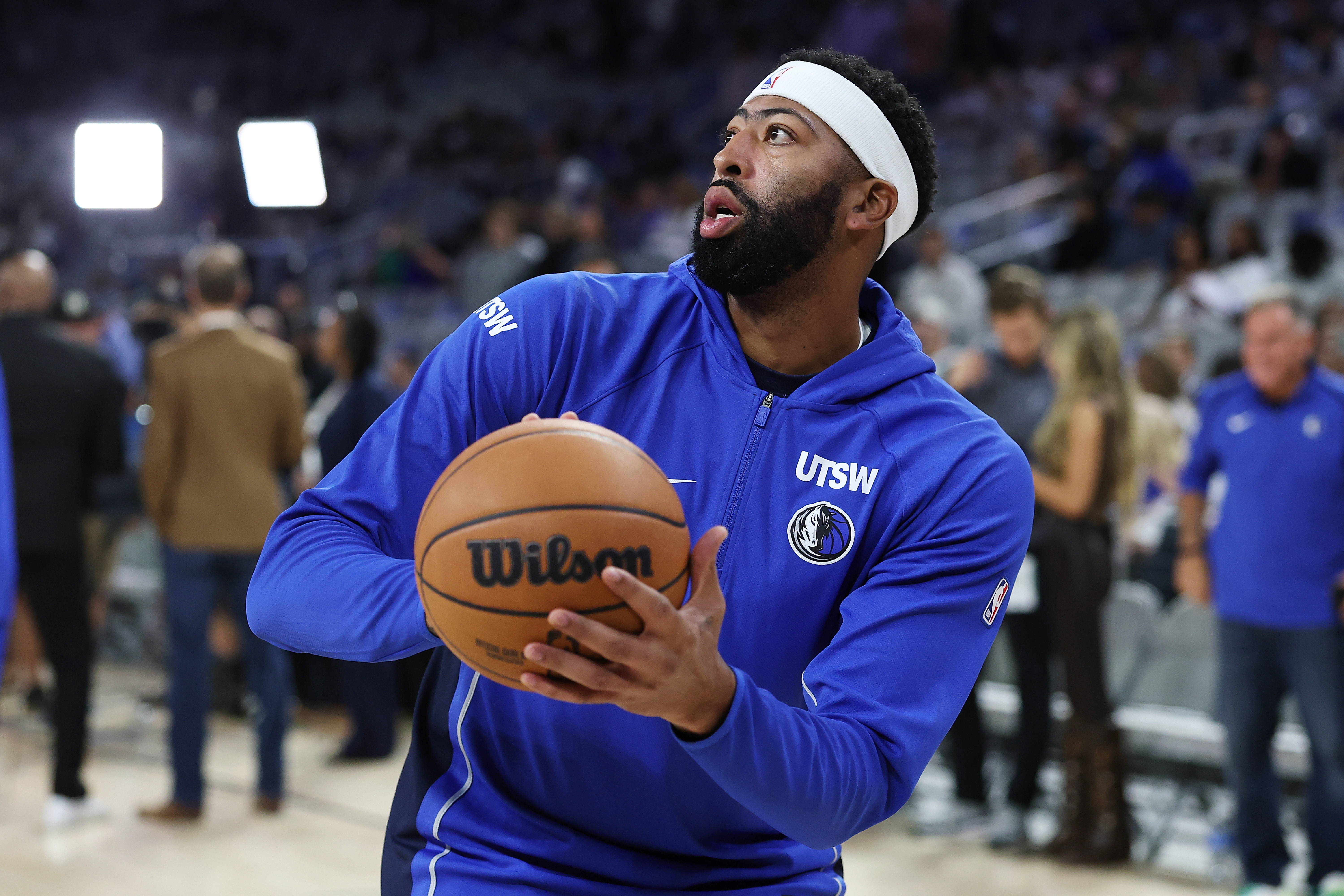 Bold Anthony Davis Trade Idea Floated for NBA's Hottest Team