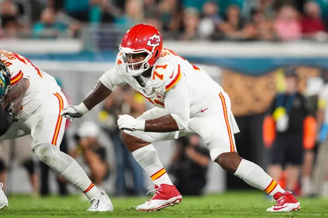 Kansas City Chiefs offensive lineman Josh Simmons made a subtle move after Sunday's loss.