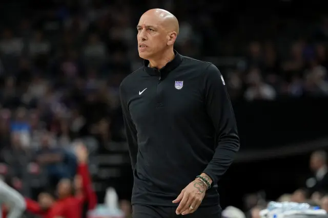 Kings head coach Doug Christie