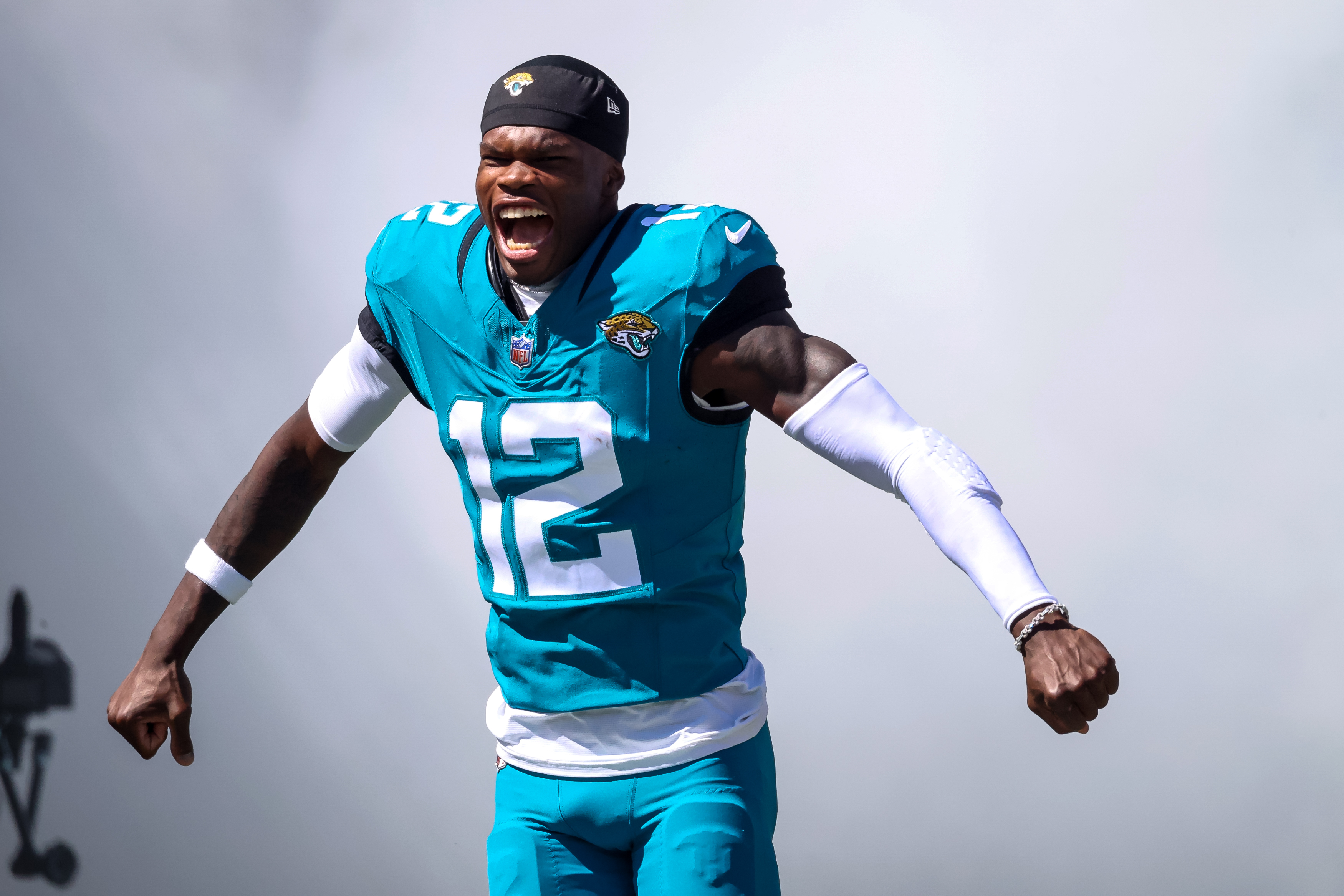 Jaguars Could Make Major Change after Travis Hunter's Season-Ending Injury