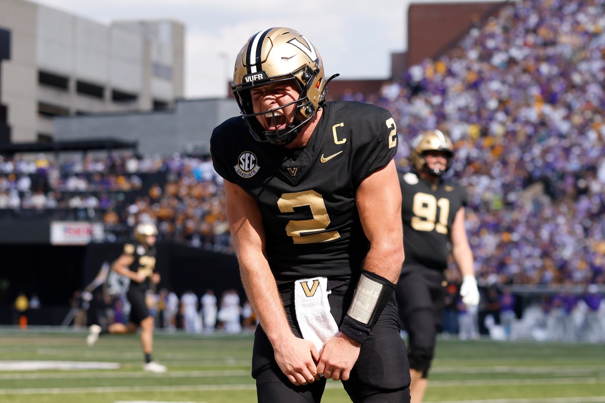 DraftKings Promo Code: Get $300 Bonus For NBA, World Series, NCAAF Week 10