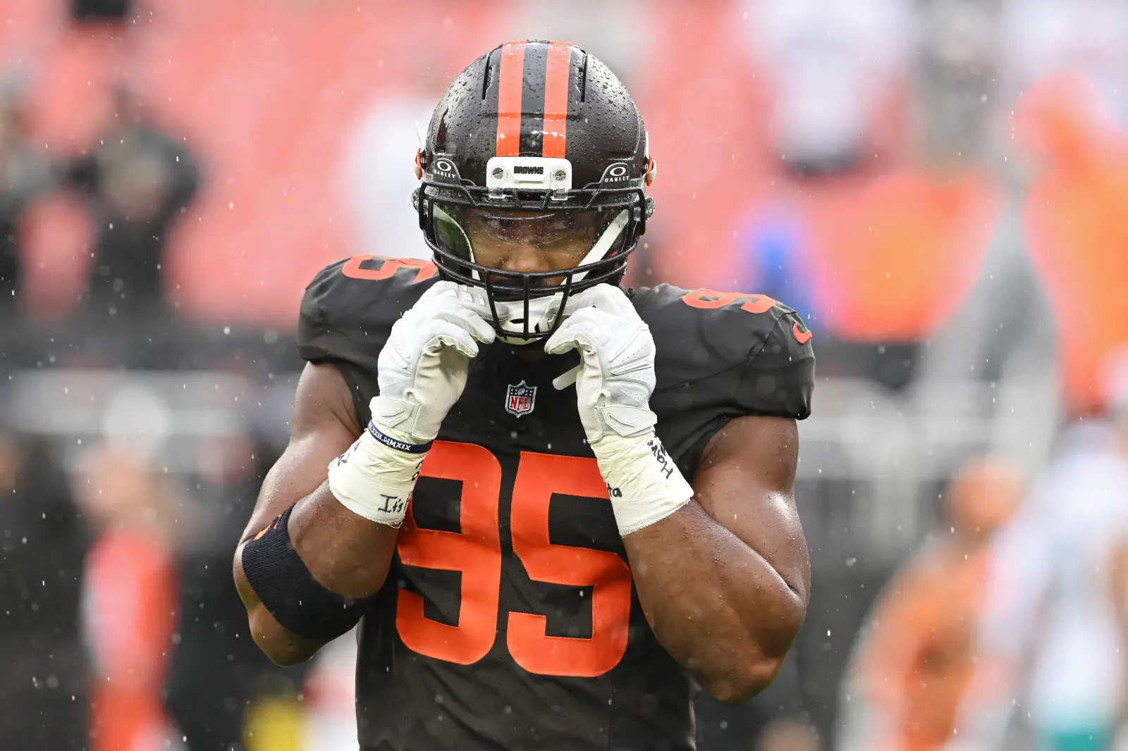 Browns' Myles Garrett gets brutally honest on surprising trade rumors