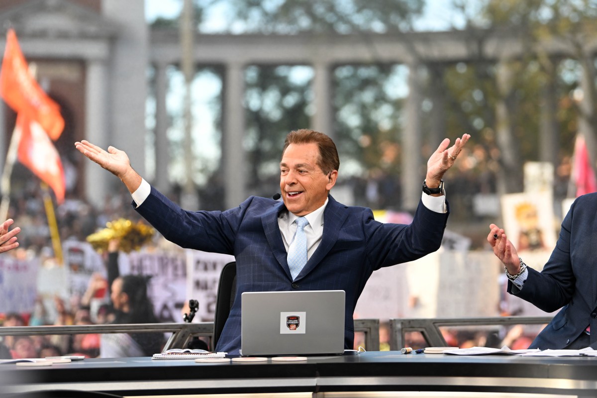 Shaquille O& 039;Neal Adds Fuel to LSU, Nick Saban Rumors Shaquille O& 039;Neal Adds Fuel to LSU, Nick Saban Rumors