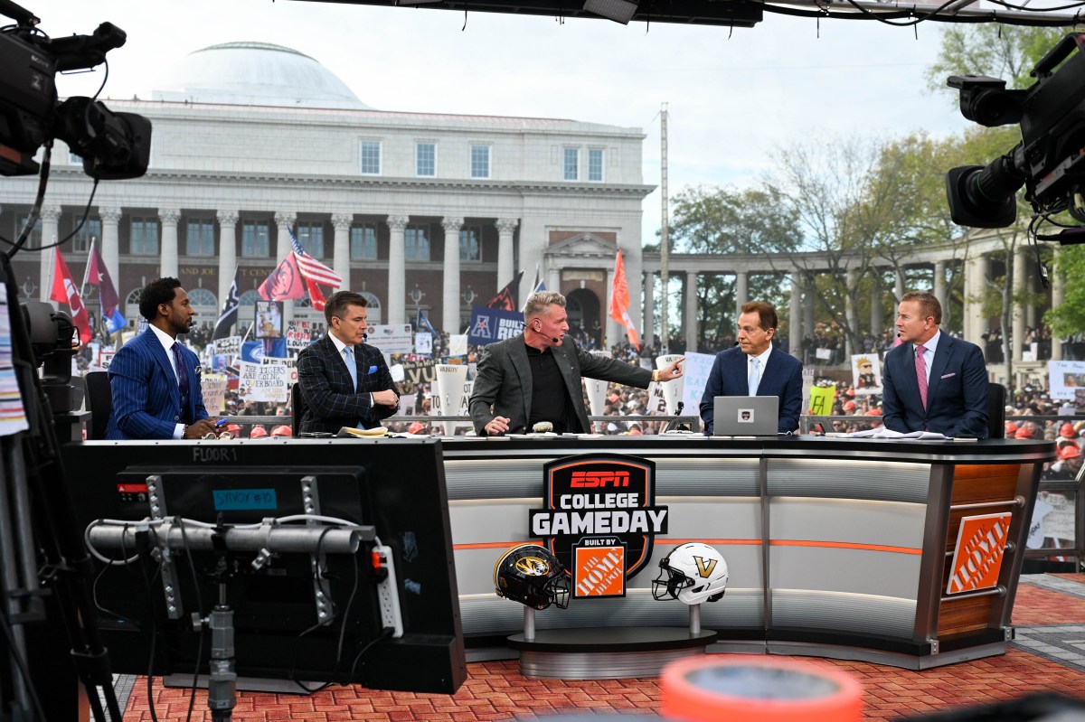 ESPN suffers triple loss amid YouTube TV standoff