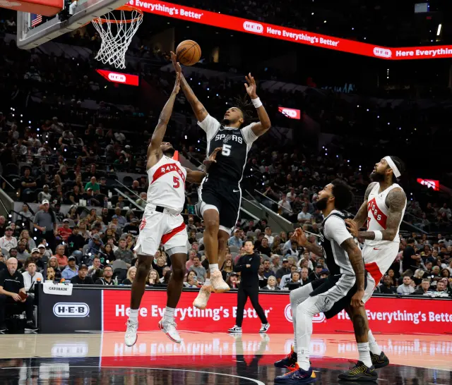 Spurs guard Stephon Castle