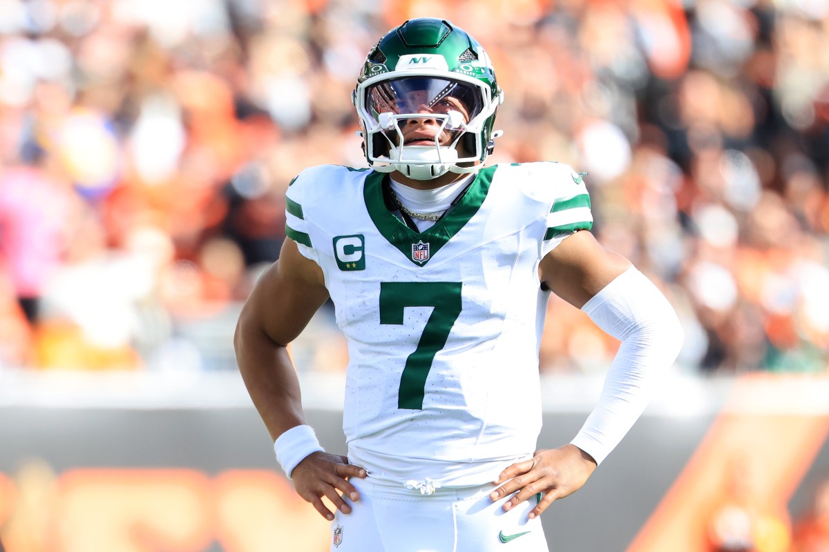 Jets Coach Aaron Glenn Announces Justin Fields Decision Before Browns Game