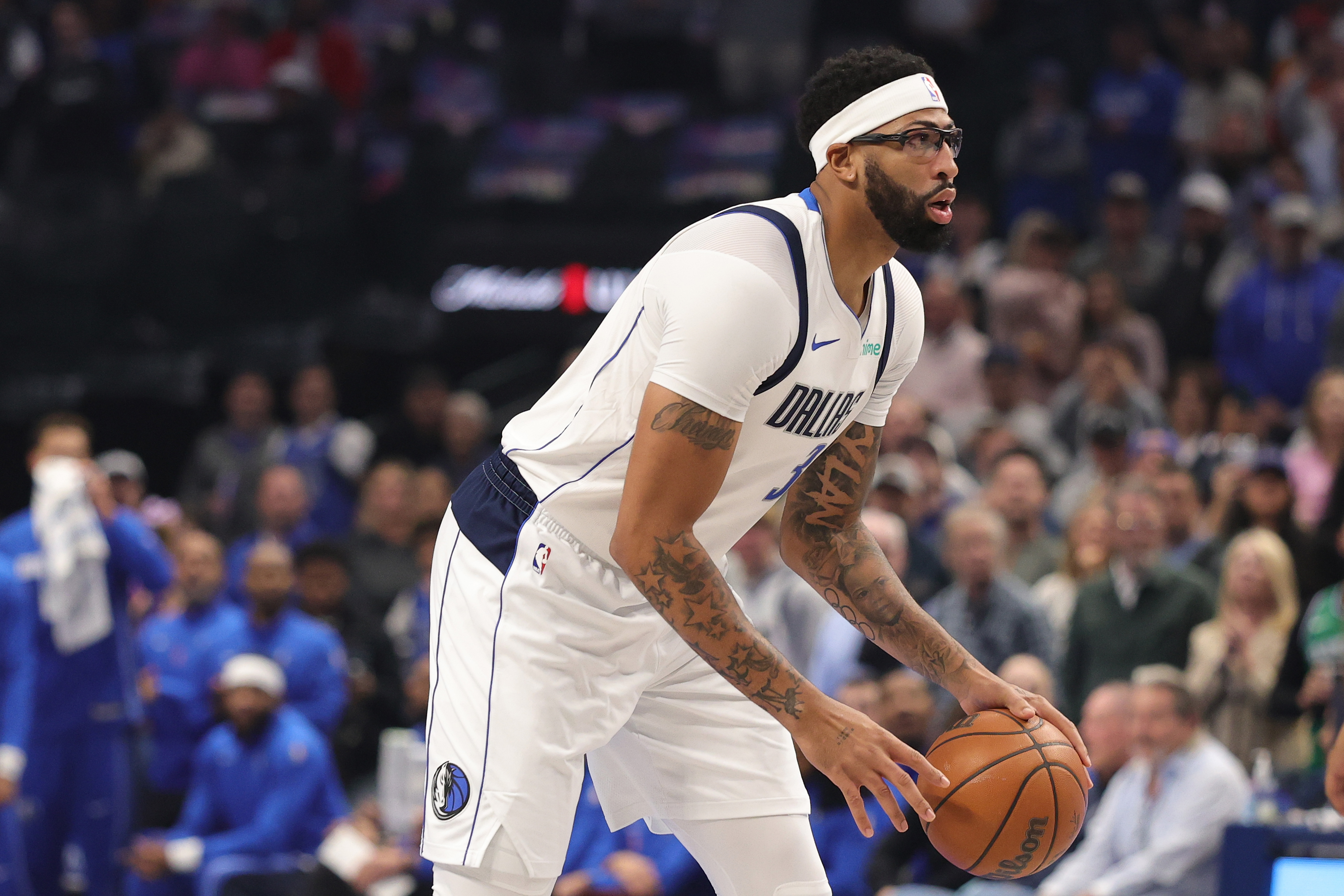 Mavericks, Anthony Davis Set Plan for Determining Possible In-Season Trade