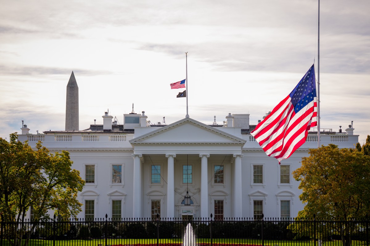 New Sign Appears at the White House