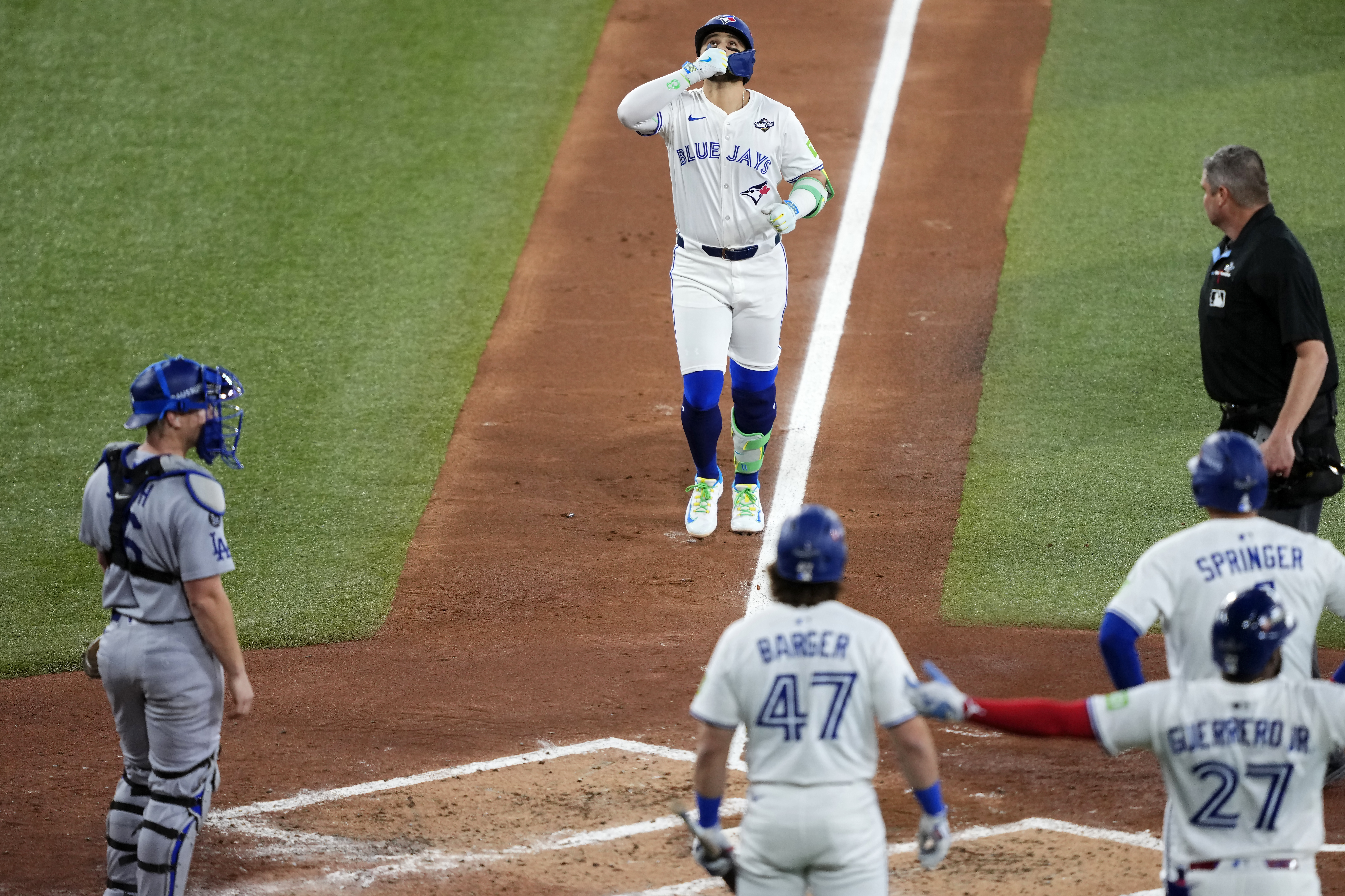 Bo Bichette Predicted to Betray Blue Jays for Sleeper Contender
