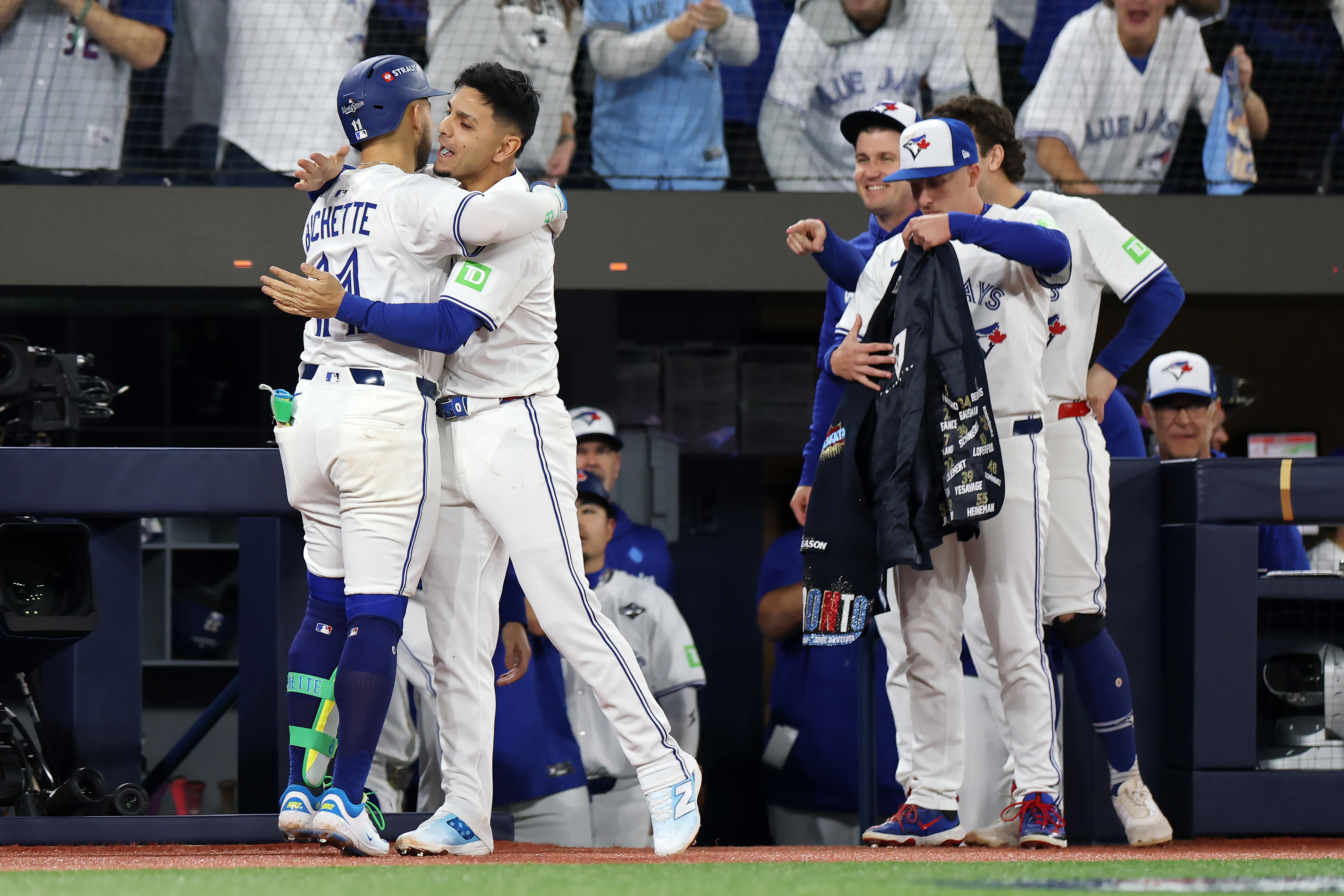 Dodgers Urged to Steal Blue Jays Superstar in Free Agency