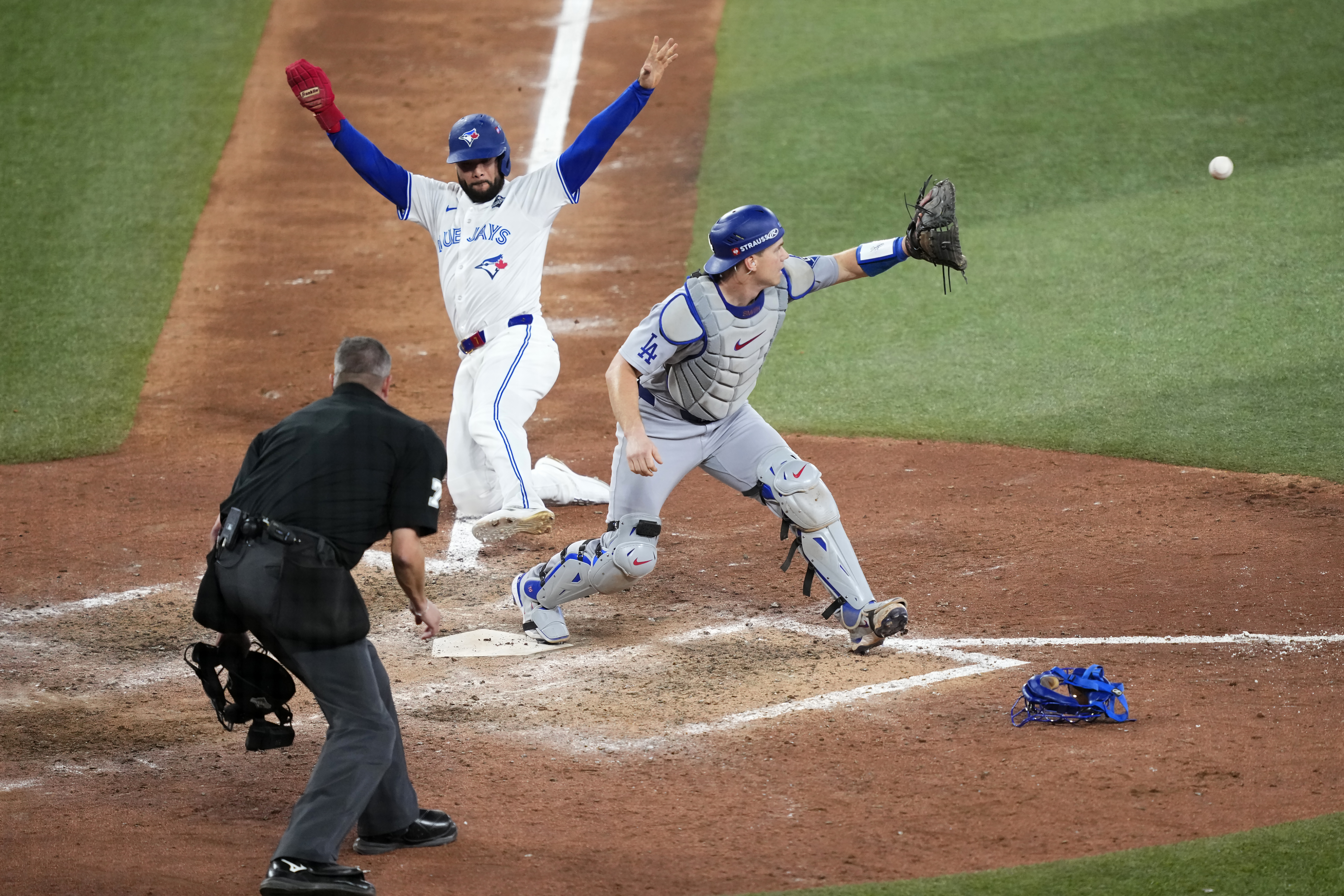 Dodgers Star Defends Blue Jays Infielder for Controversial Play in World Series