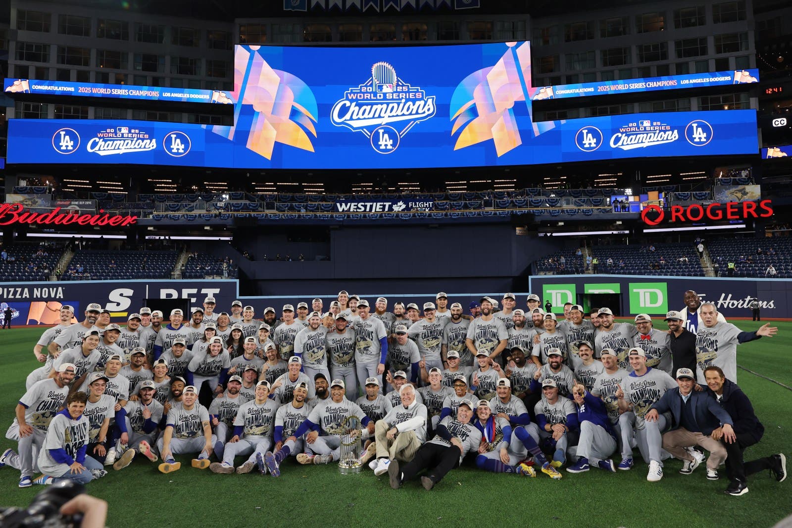 Blue Jays Exec Sends Message to Dodgers After World Series