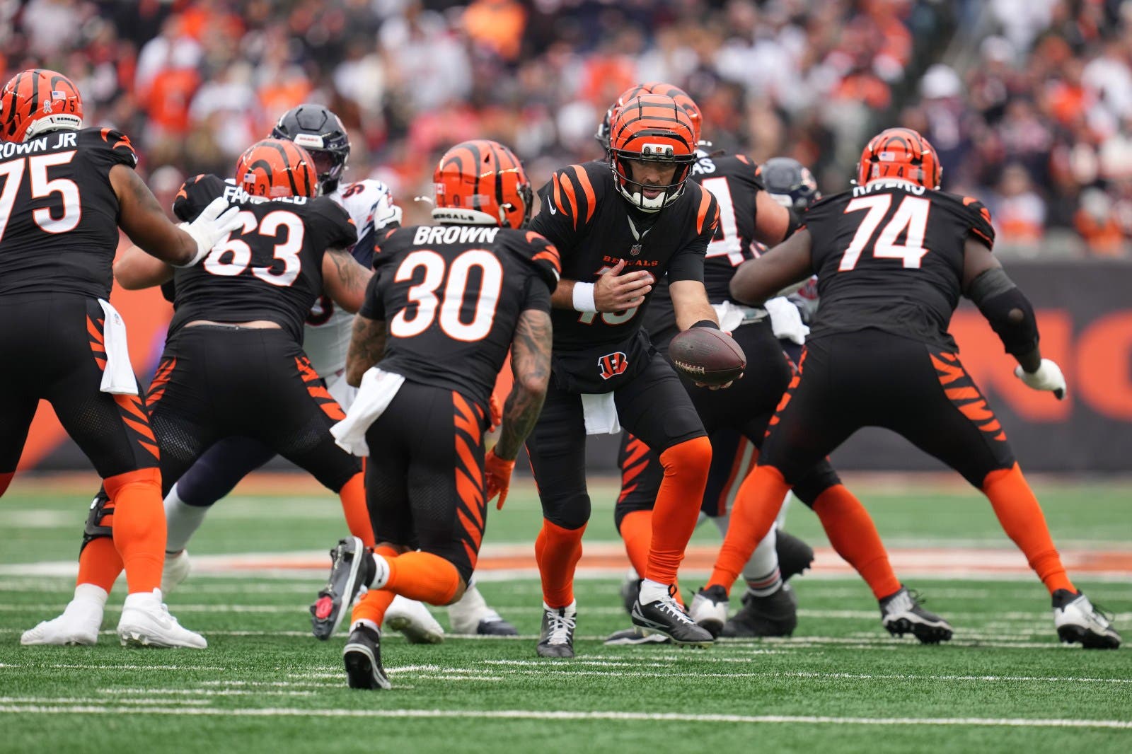 Chase Brown EXPLODE Após Derrota Dolorosa: A Defesa dos Bengals em Foco!
