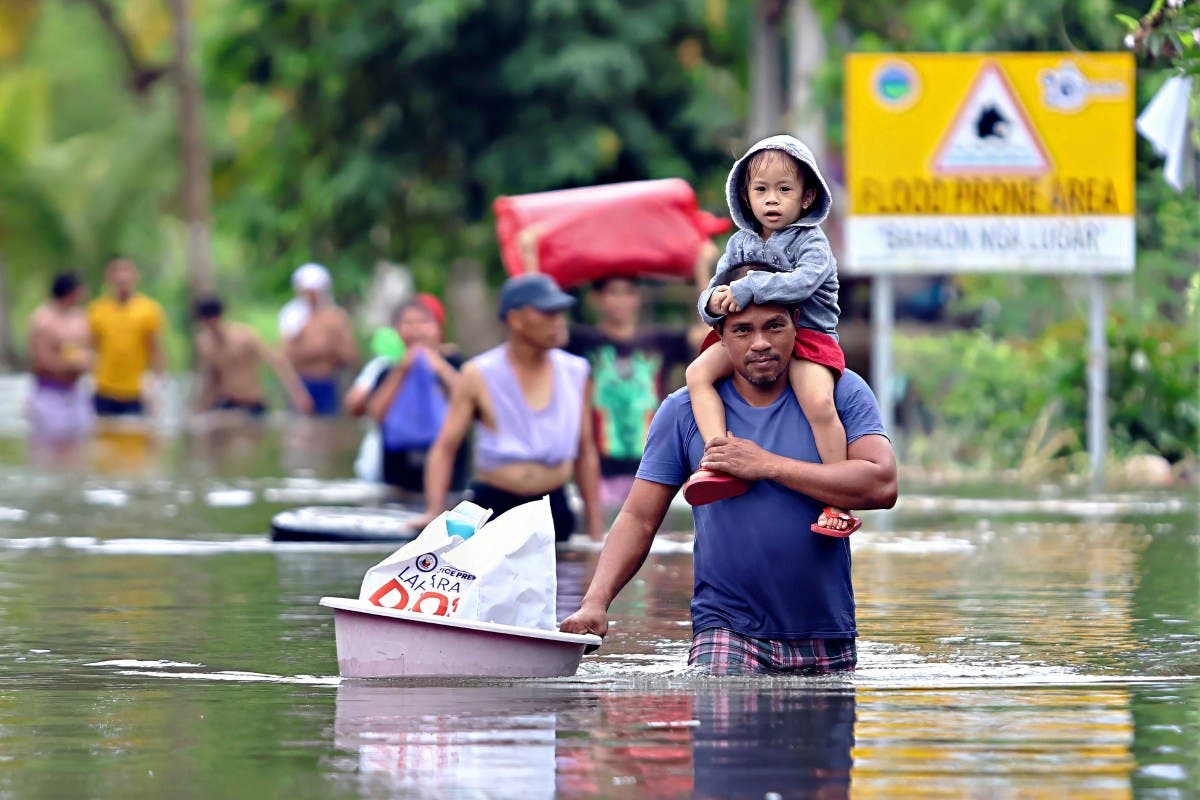 Philippines Faces Catastrophe: 100,000 Evacuated as Super Typhoon Fung-Wong Approaches