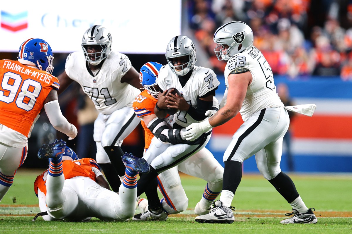 Broncos Star Sparks Strong Reaction With & 039;Dirty& 039; Hit on Geno Smith