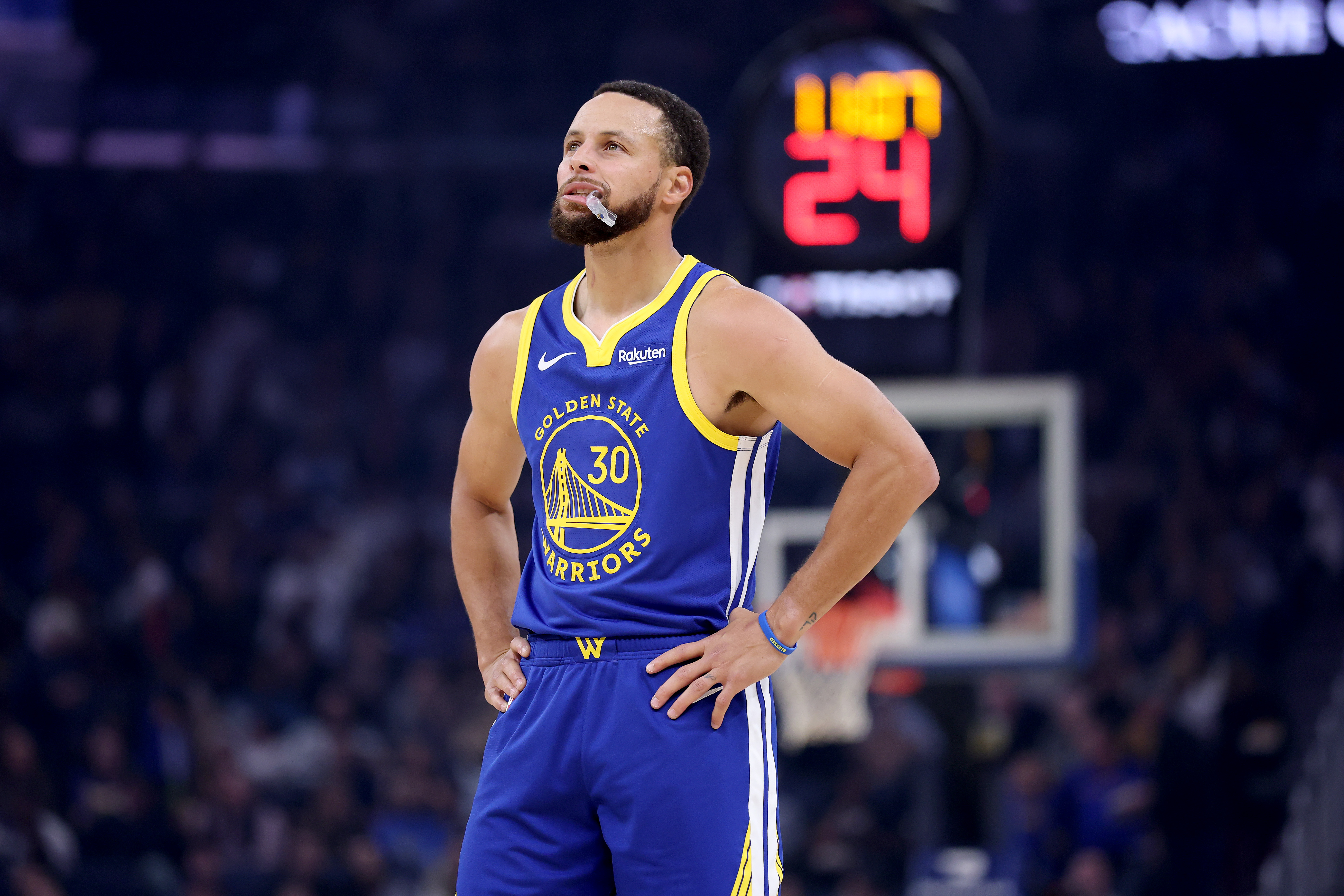 Warriors Make Decision on Steph Curry's Status vs Spurs