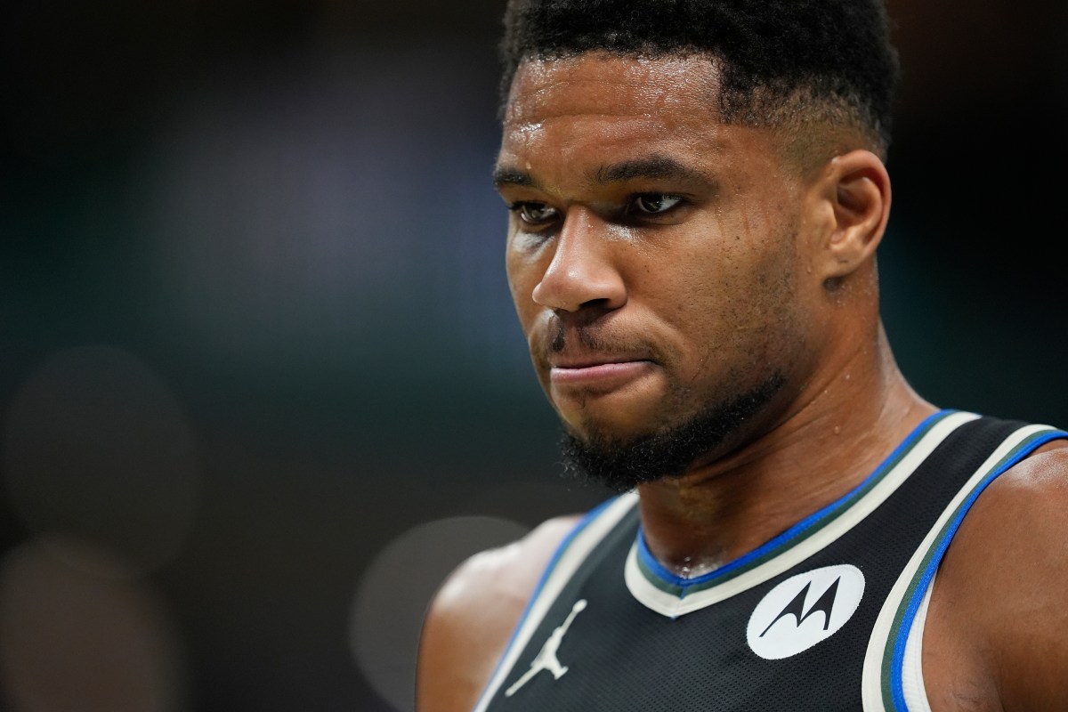 Bucks Ease Concerns With Positive Giannis Antetokounmpo Update
