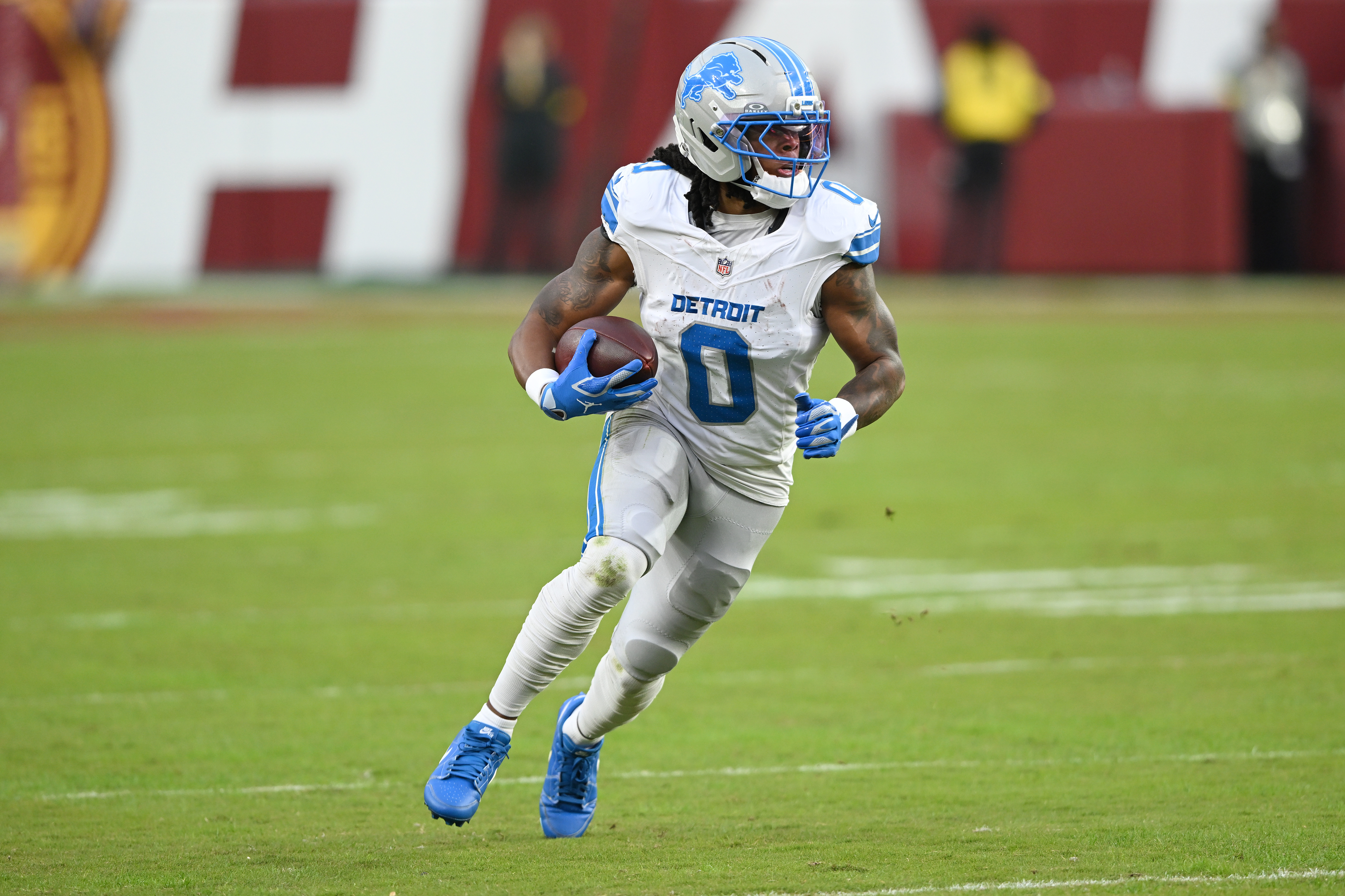 Lions' Jahmyr Gibbs Set NFL Feat Only Seen by Hall of Famers