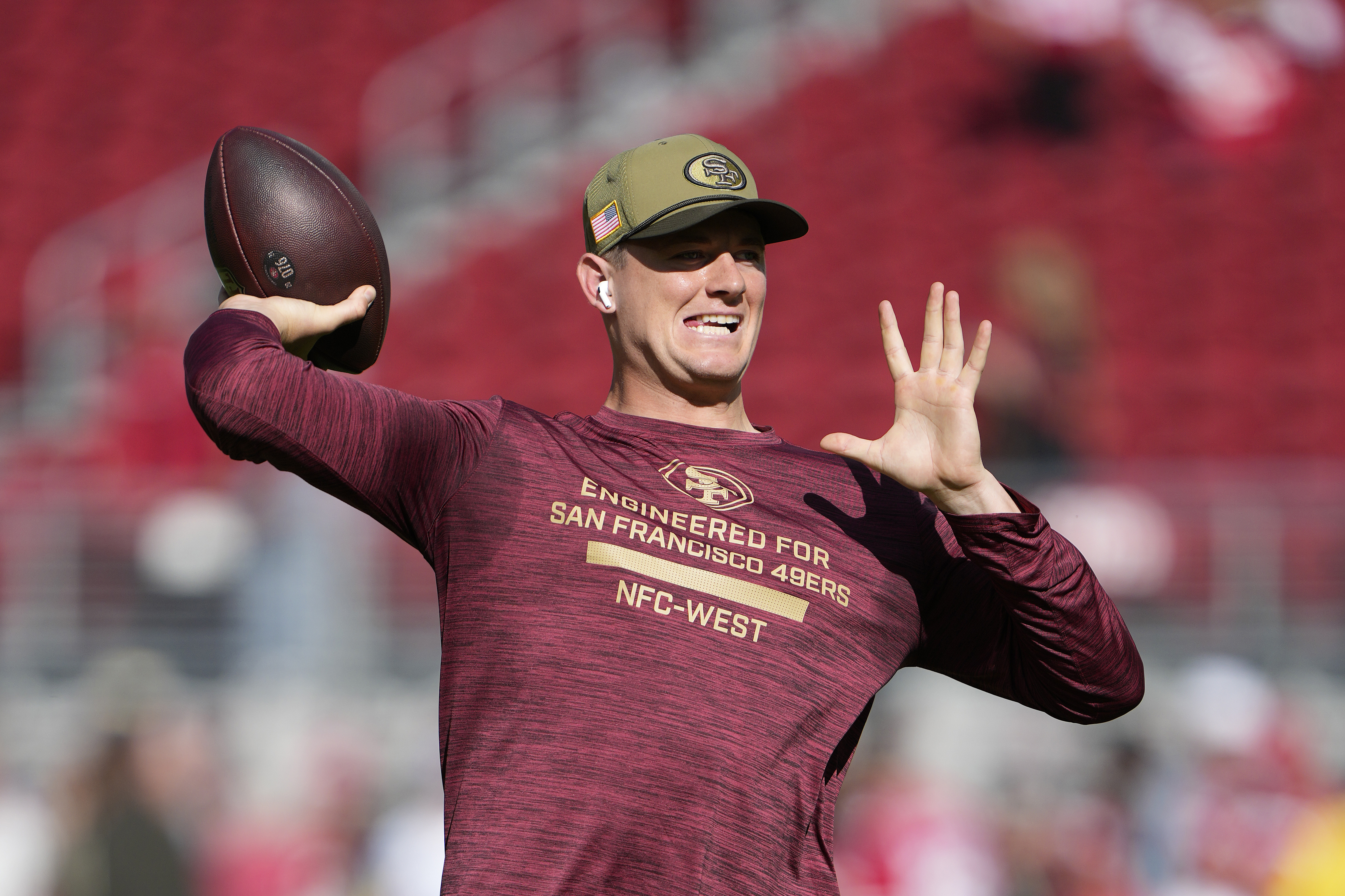 49ers' Kyle Shanahan Reveals Mac Jones' True Feelings on Losing Starting Job