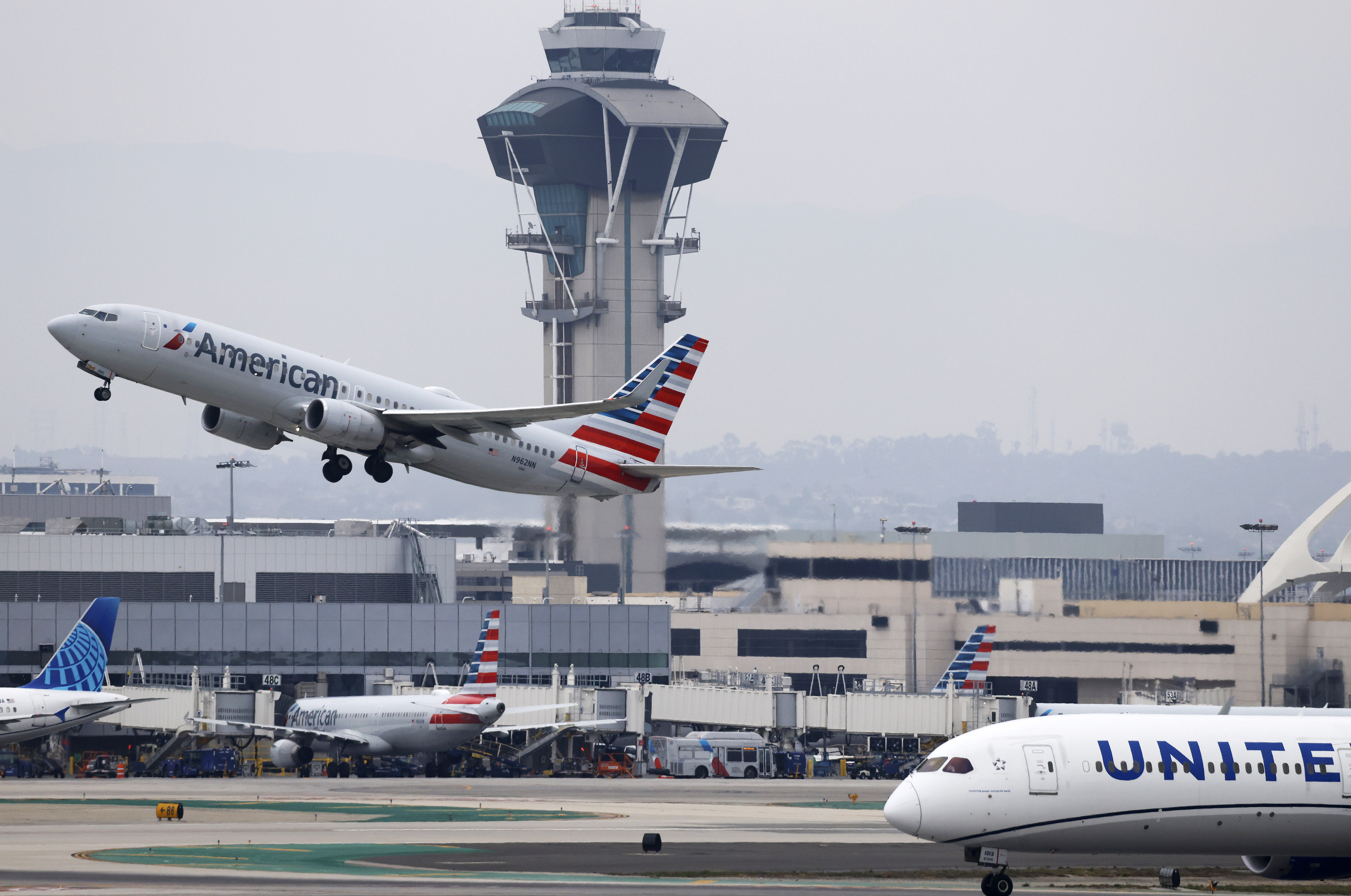 Trump Admin Issues Flights Update After Shutdown as Thanksgiving Looms