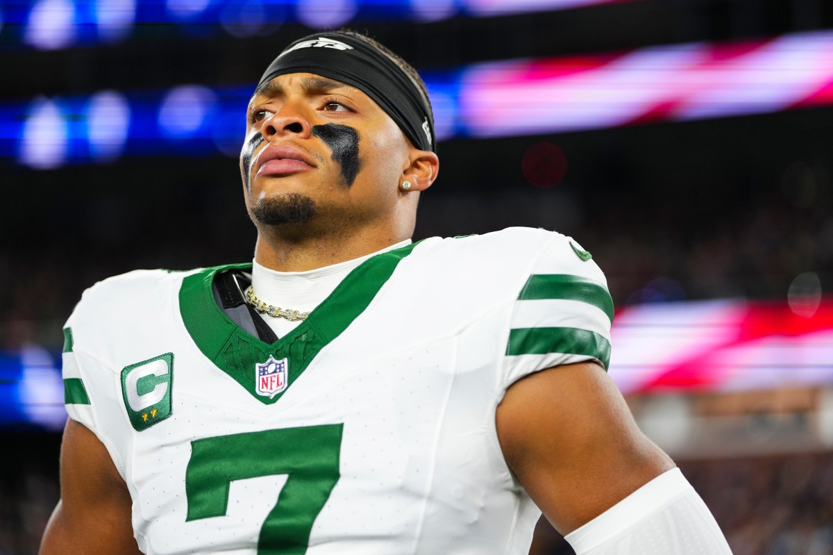 Why the Jets Benched Justin Fields: A Strategic Move?