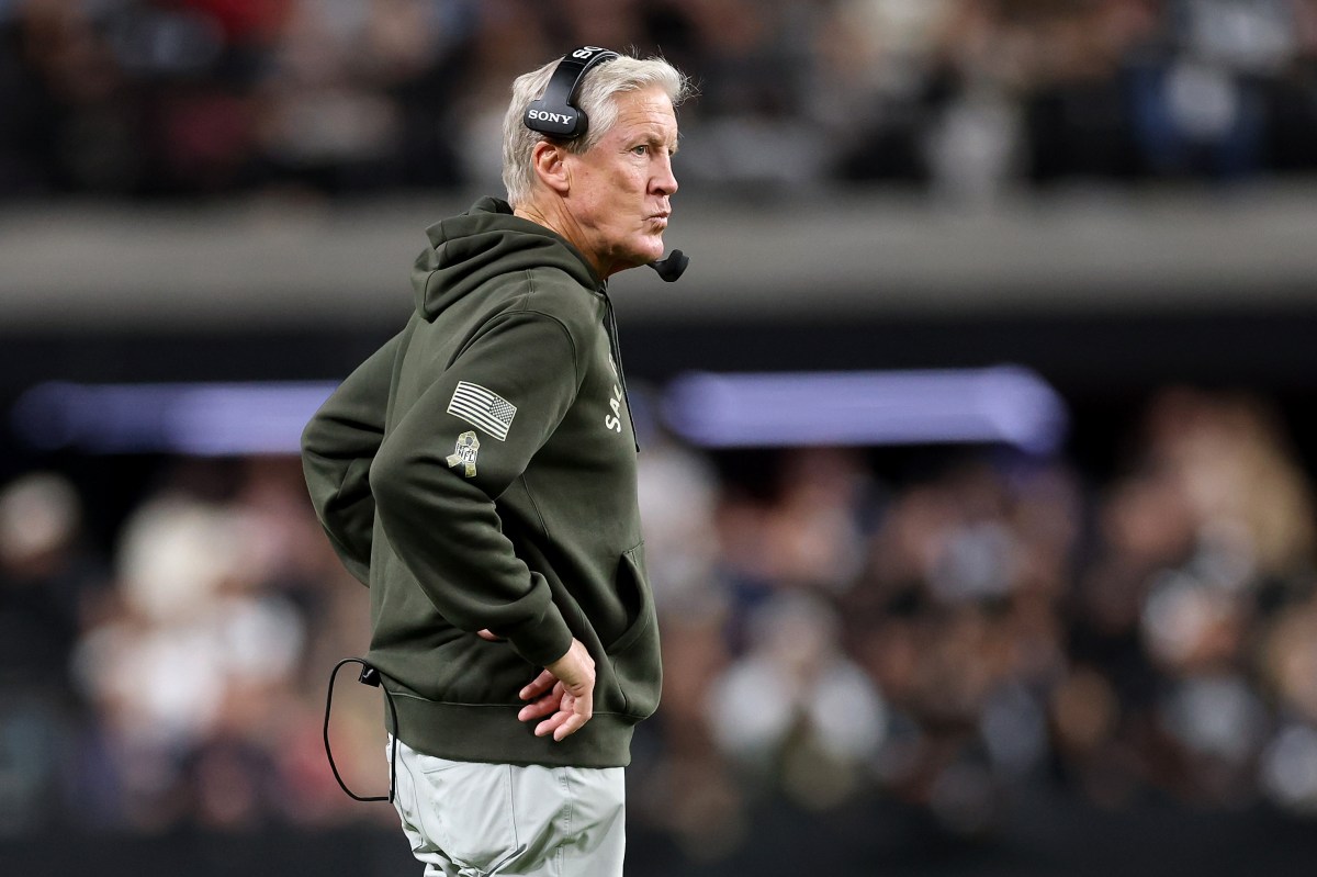 Pete Carroll, dos Raiders, envia mensagem forte a Geno Smith após derrota dos Cowboys