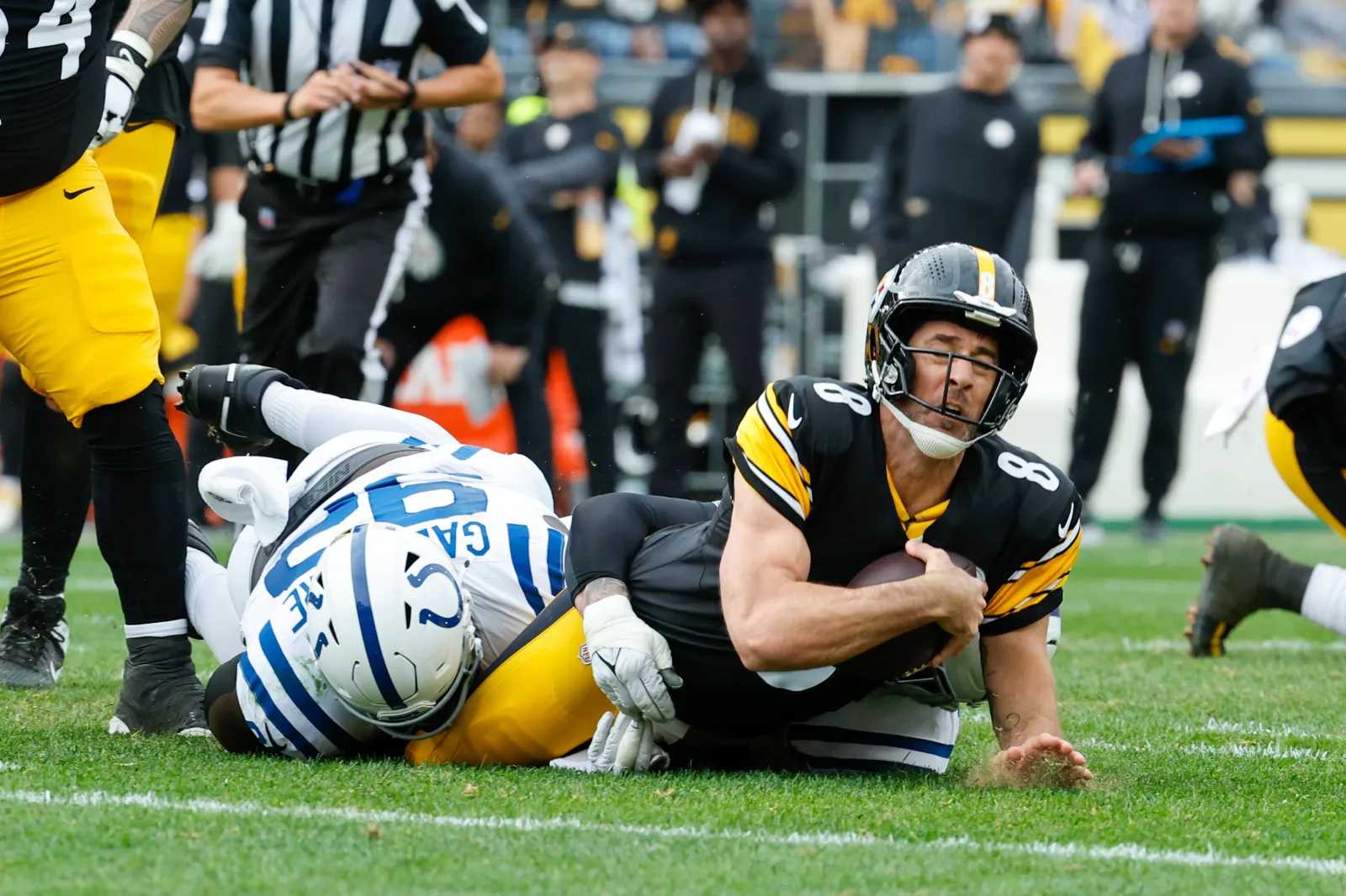 The Steelers made a big roster move that's bad news for Aaron Rodgers.