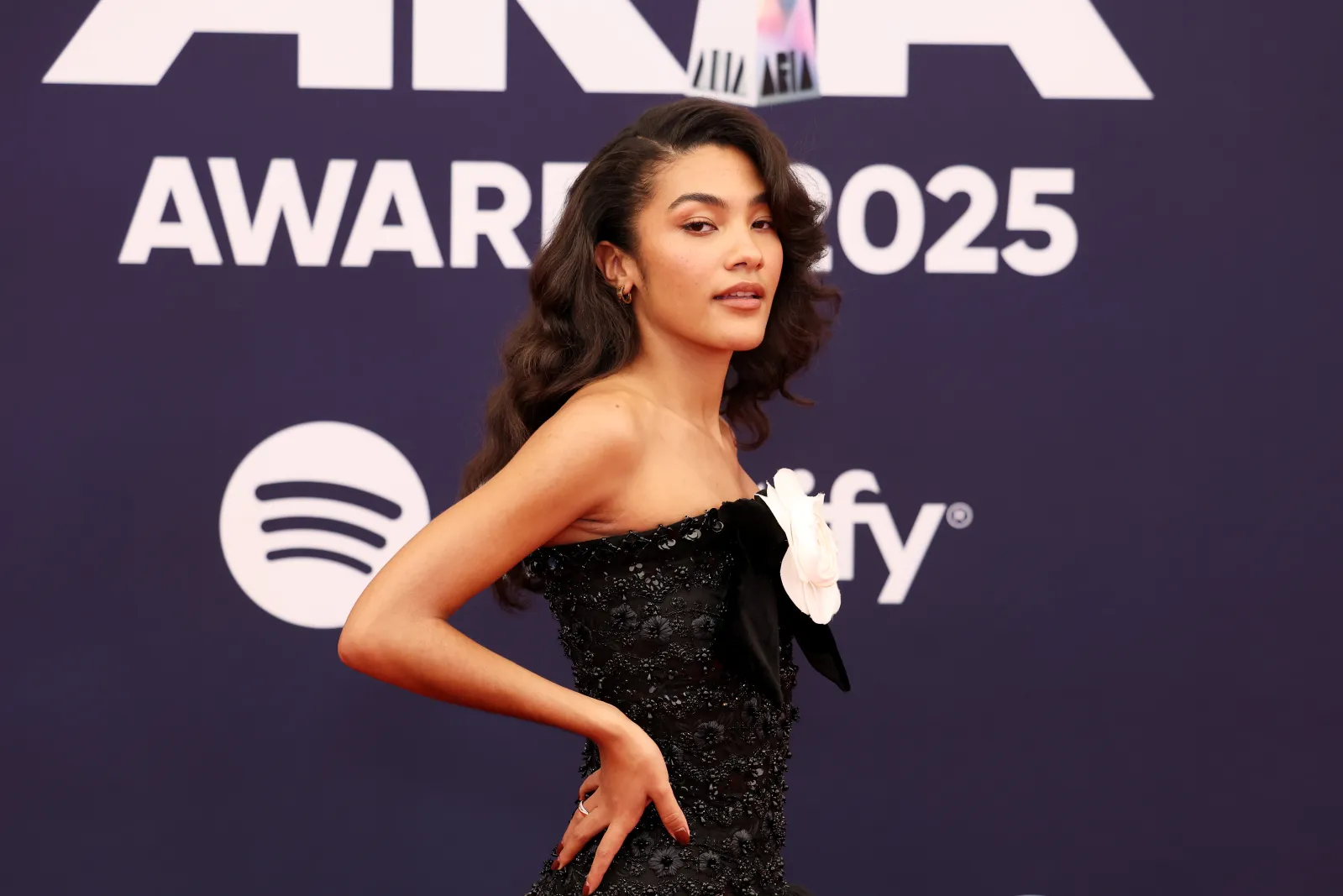 Olivia Dean Slams Ticketmaster After Ticket Prices Skyrocket: ‘Disgusting’ 