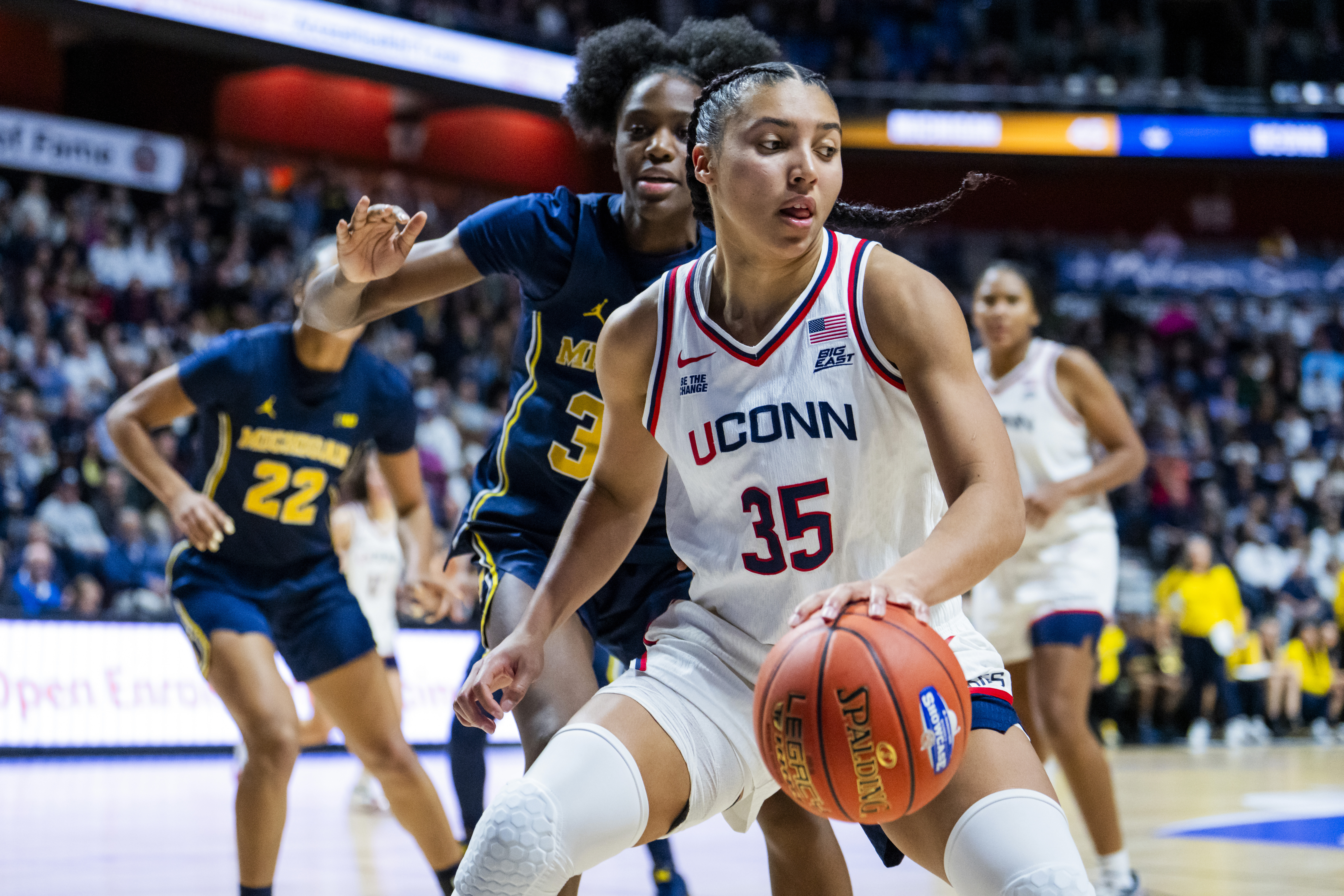 Wings Could Reunite Paige Bueckers, Girlfriend Azzi Fudd With Top 2026 Pick