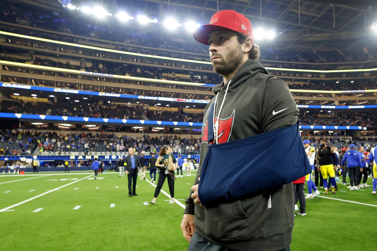 Buccaneers Make Last-Minute QB Move Amid Baker Mayfield Injury