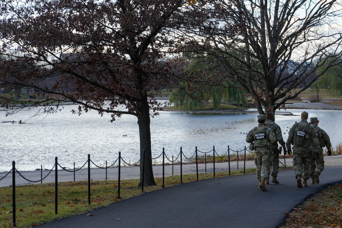 Police to Accompany National Guard in DC After Fatal Shooting: Report
