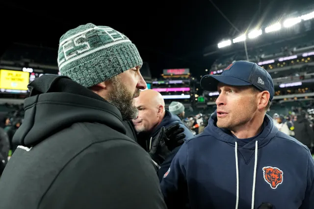 Chicago Bears head coach Ben Johnson meets with Eagles coach Nick Siranni
